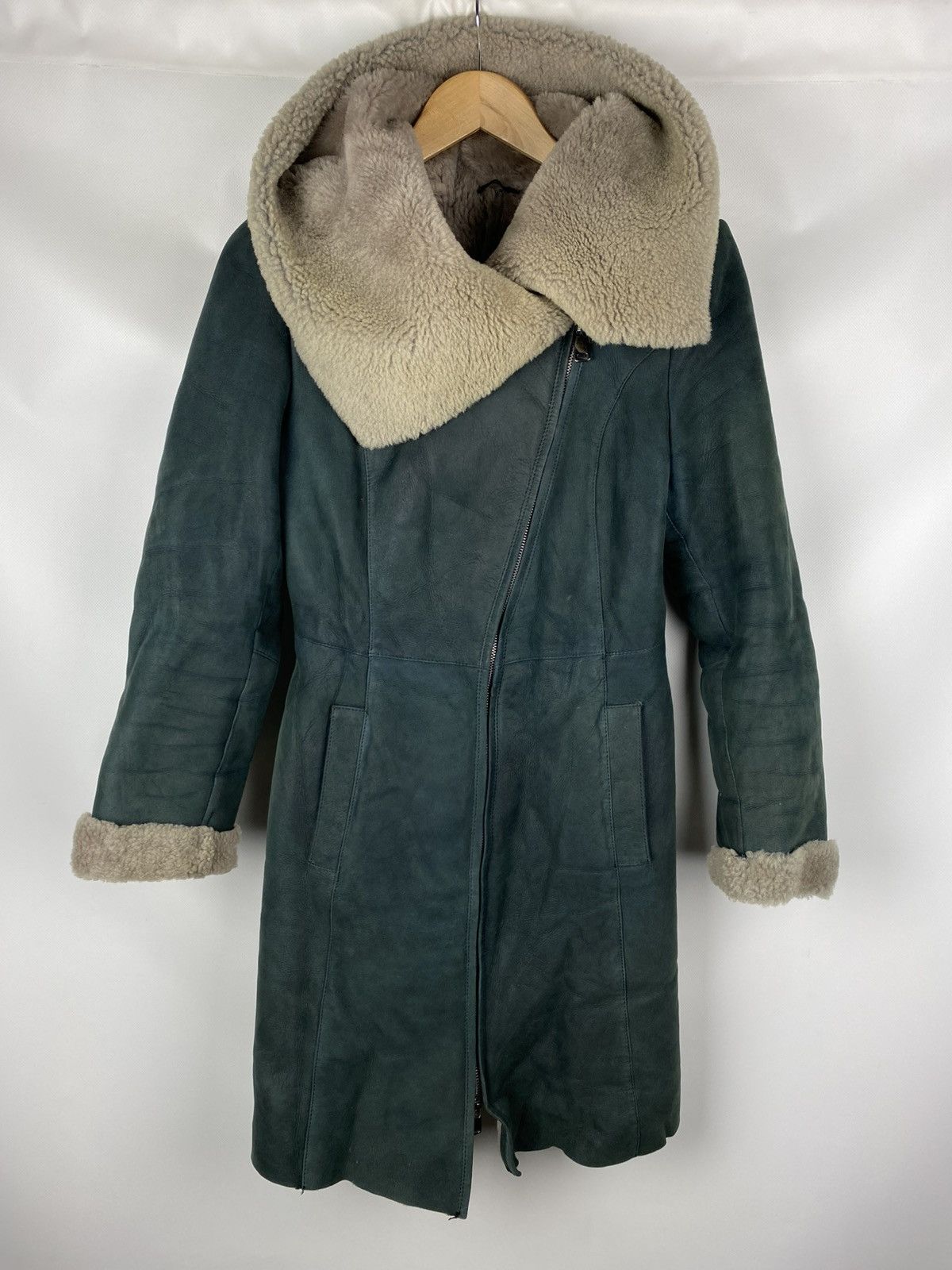 Vintage Vintage Avant-garde ladies shearling fur leather coat jacket Size S / US 4 / IT 40 - 1 Thumbnail