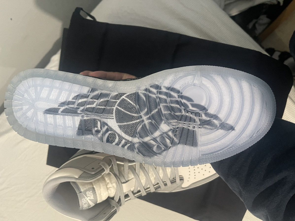 Dior × Jordan Brand Air Jordan 1 Dior High Size US 11 / EU 44 - 6 Thumbnail