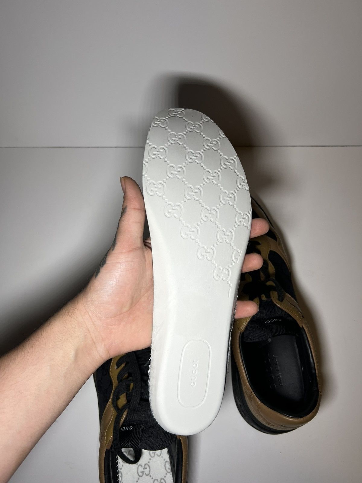 Gucci Gucci GG Supreme Embossed Chunk Low Camel and black leather Size US 13 / EU 46 - 13 Thumbnail