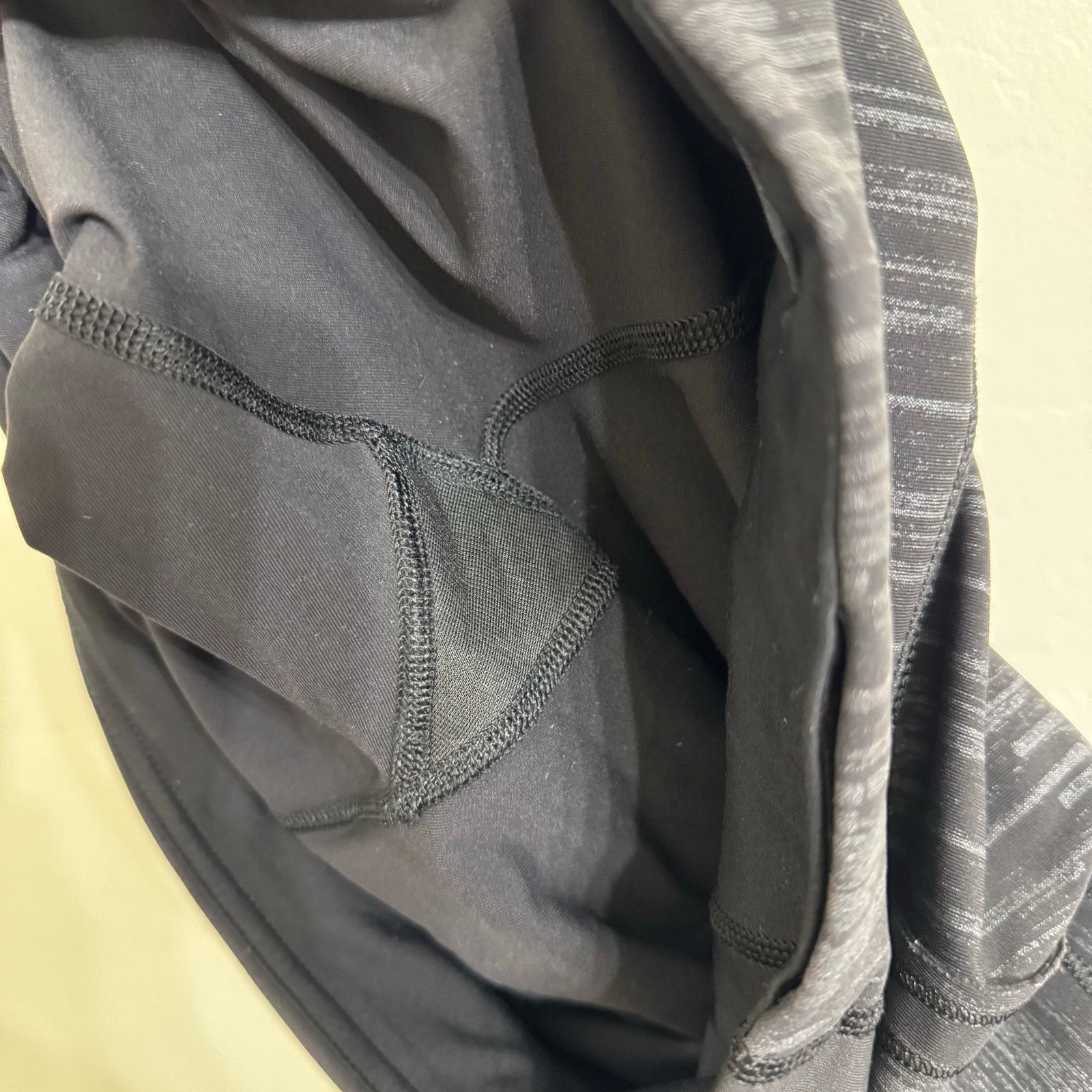 Lululemon Lululemon Run: Top Speed Crop Scratch Match Black Multi Sz 6 Size 28" / US 6 / IT 42 - 8 Thumbnail