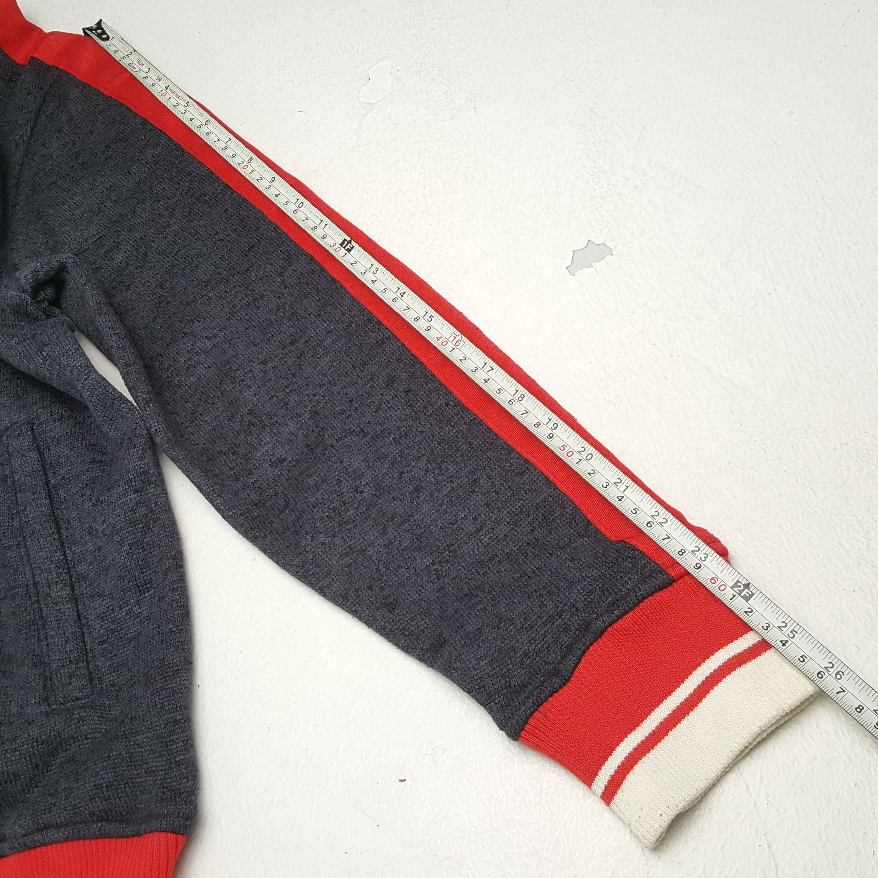 NHL Detroit Red Wings Ice Hockey Team CCM NHL Sweater Size US L / EU 52-54 / 3 - 6 Thumbnail