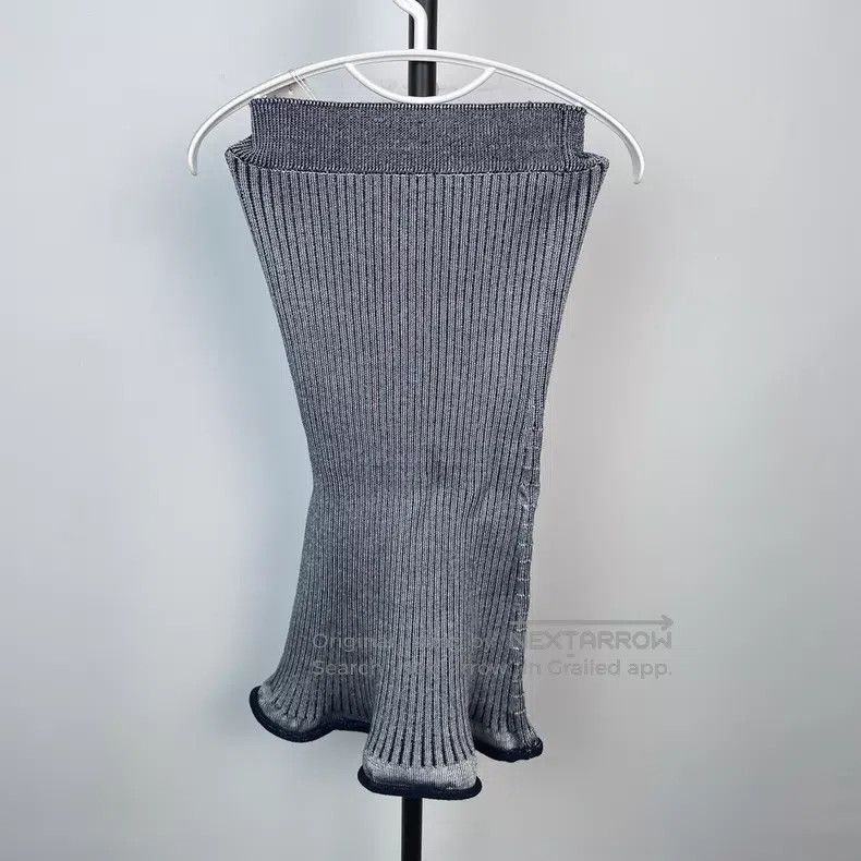 Louis Vuitton Louis Vuitton Wool rib-knit flared hem knit skirt Size S / US 4 / IT 40 - 2 Thumbnail