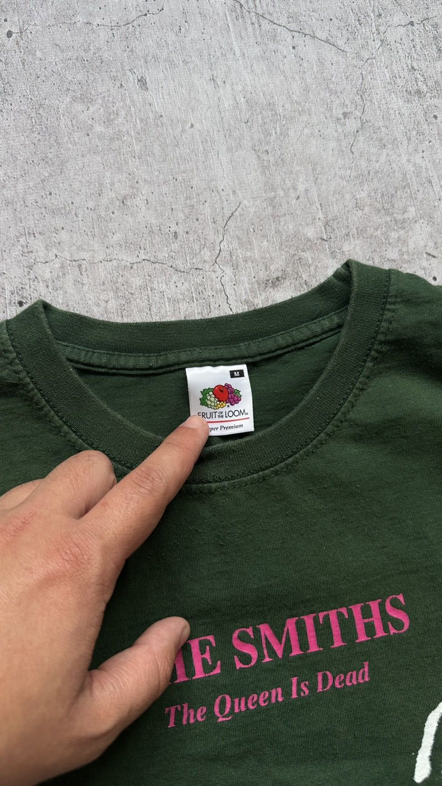Band Tees 00s The Smiths The Queen is Dead Vintage Sun Faded Tee Size US M / EU 48-50 / 2 - 9 Thumbnail