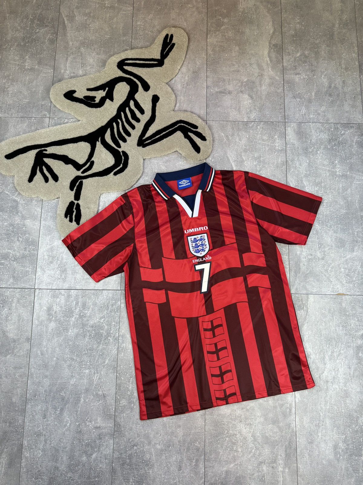 Umbro × Vintage Mens Vintage Umbro England National Team Huckerby T-shirt Size US XL / EU 56 / 4 - 1 Thumbnail