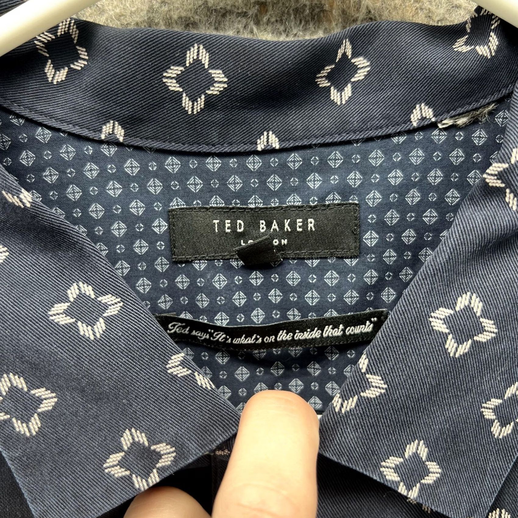 Ted Baker Ted Baker Shirt Mens XL Blue Geometric Short Sleeve Button Front Casual Top 5 Size US S / EU 44-46 / 1 - 6 Thumbnail