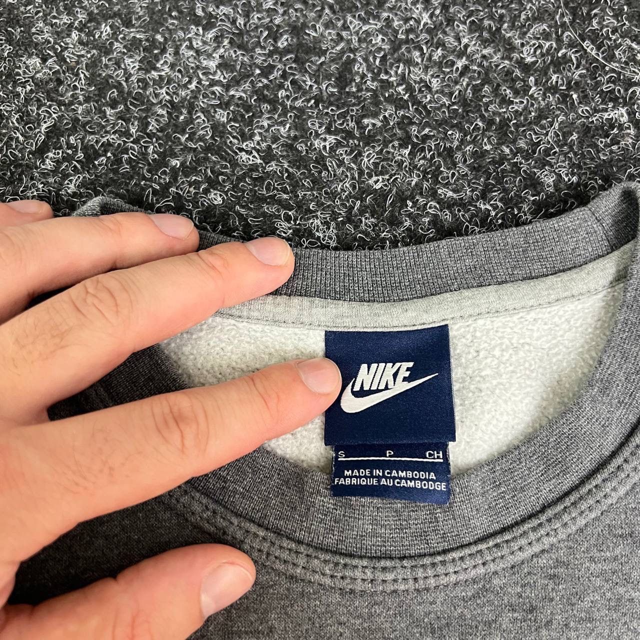 Nike Nike Sweatshirt Mini swoosh vintage techwear style y2k Size US S / EU 44-46 / 1 - 3 Thumbnail