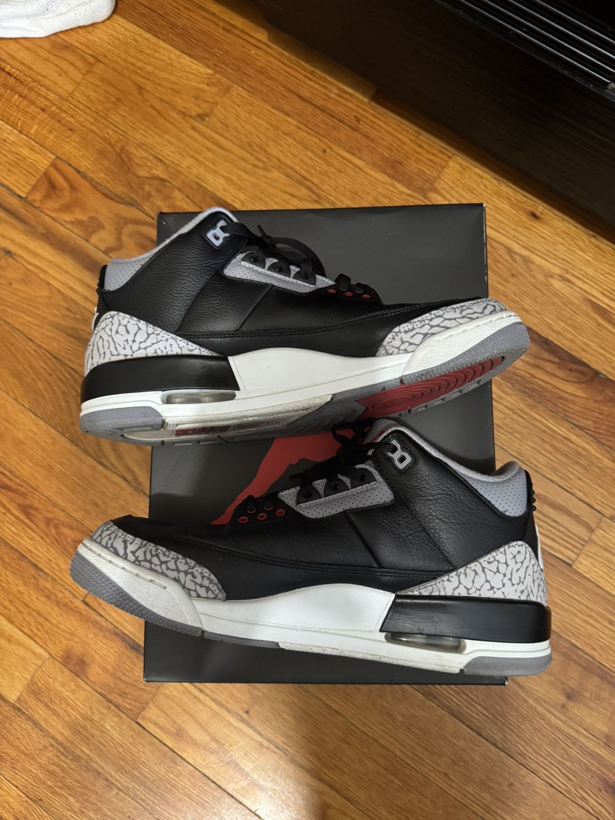 Jordan Brand Black Cement 3 Size 10.5 Size US 10.5 / EU 43-44 - 1 Thumbnail
