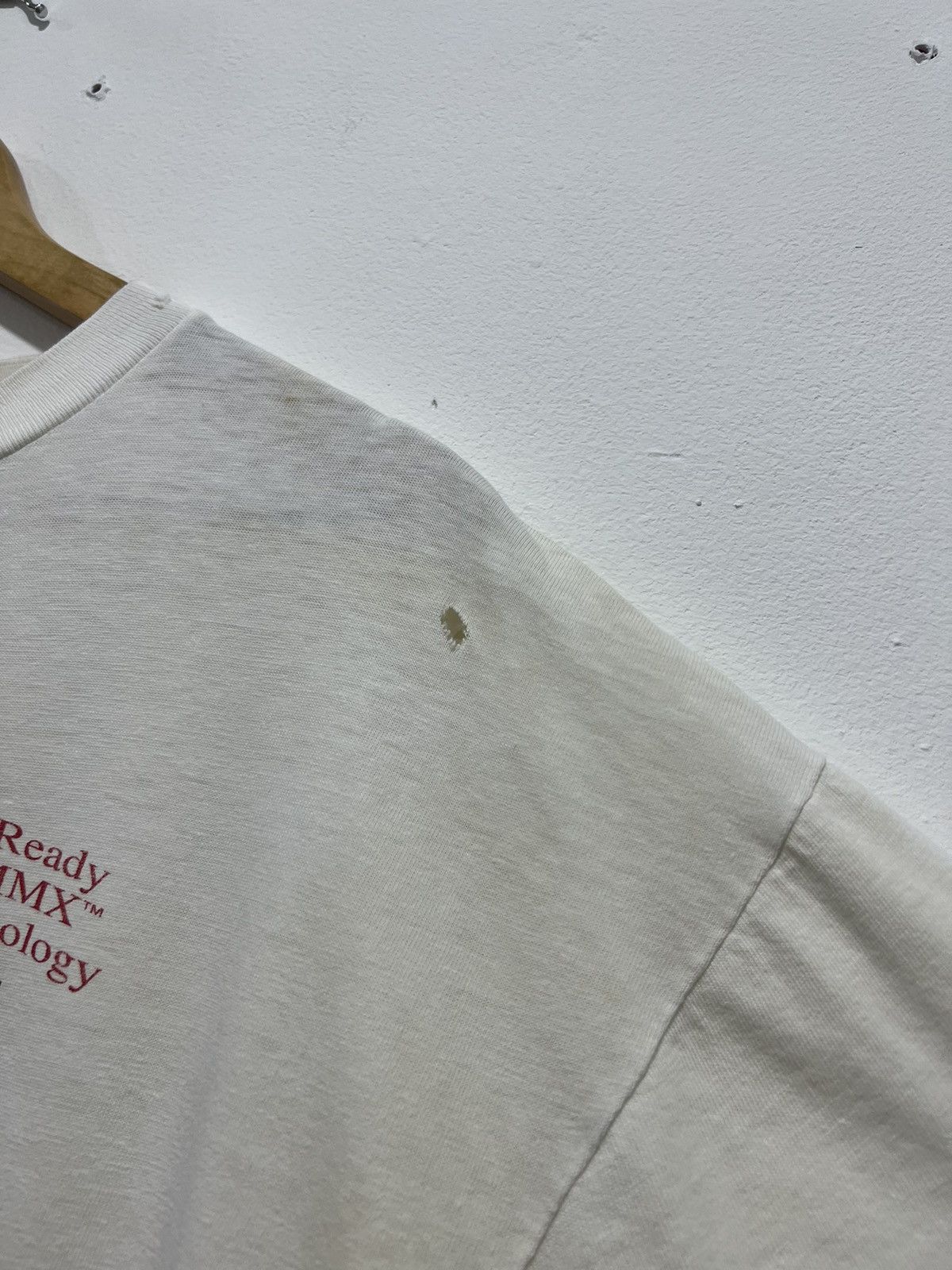 Vintage Vintage 90’s Distressed Intel Promo Tshirt Size US XL / EU 56 / 4 - 5 Thumbnail