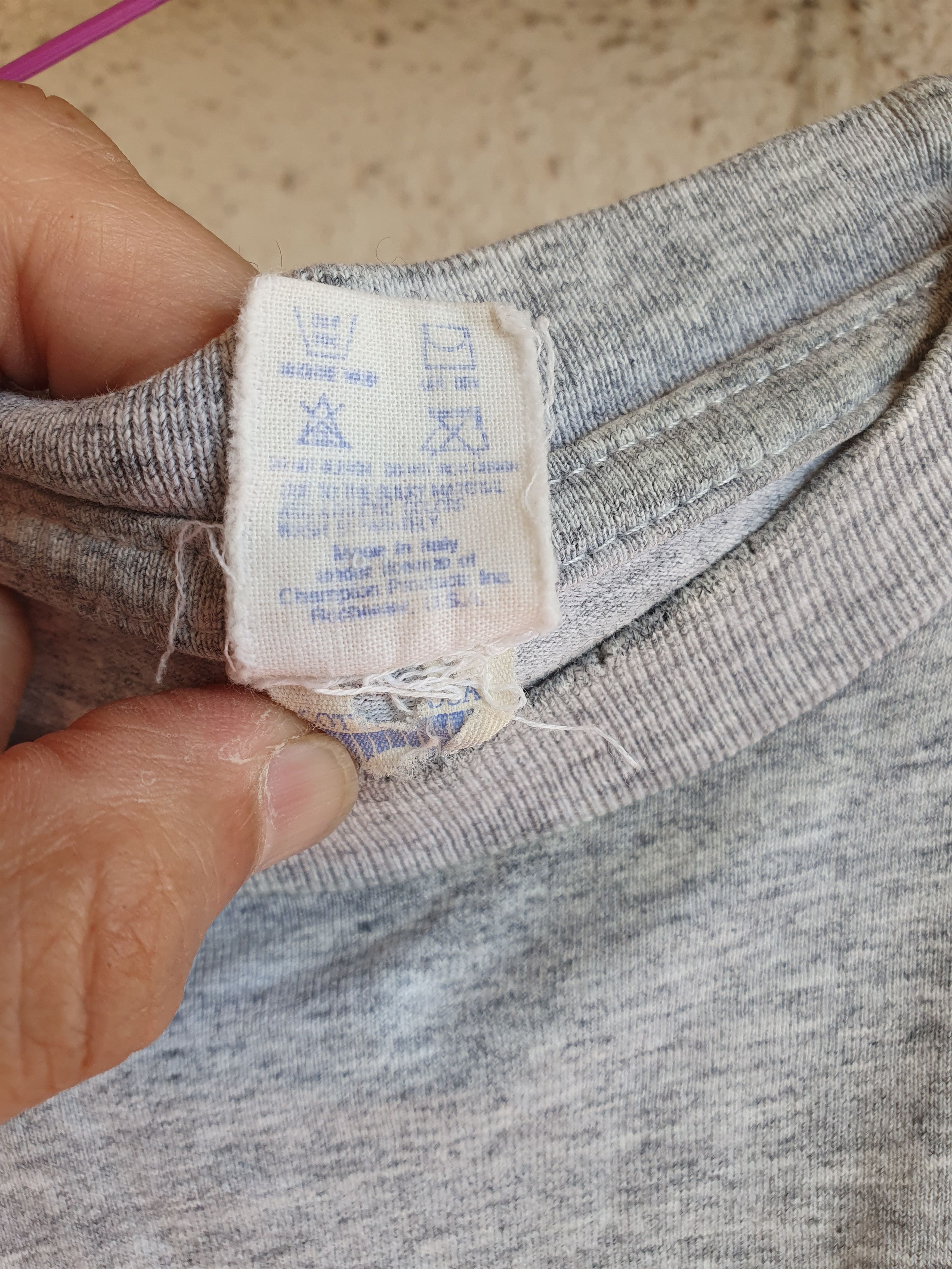 Champion Champion Made in Italy Vtg single stitch t-shirt sz L? Size US M / EU 48-50 / 2 - 4 Thumbnail