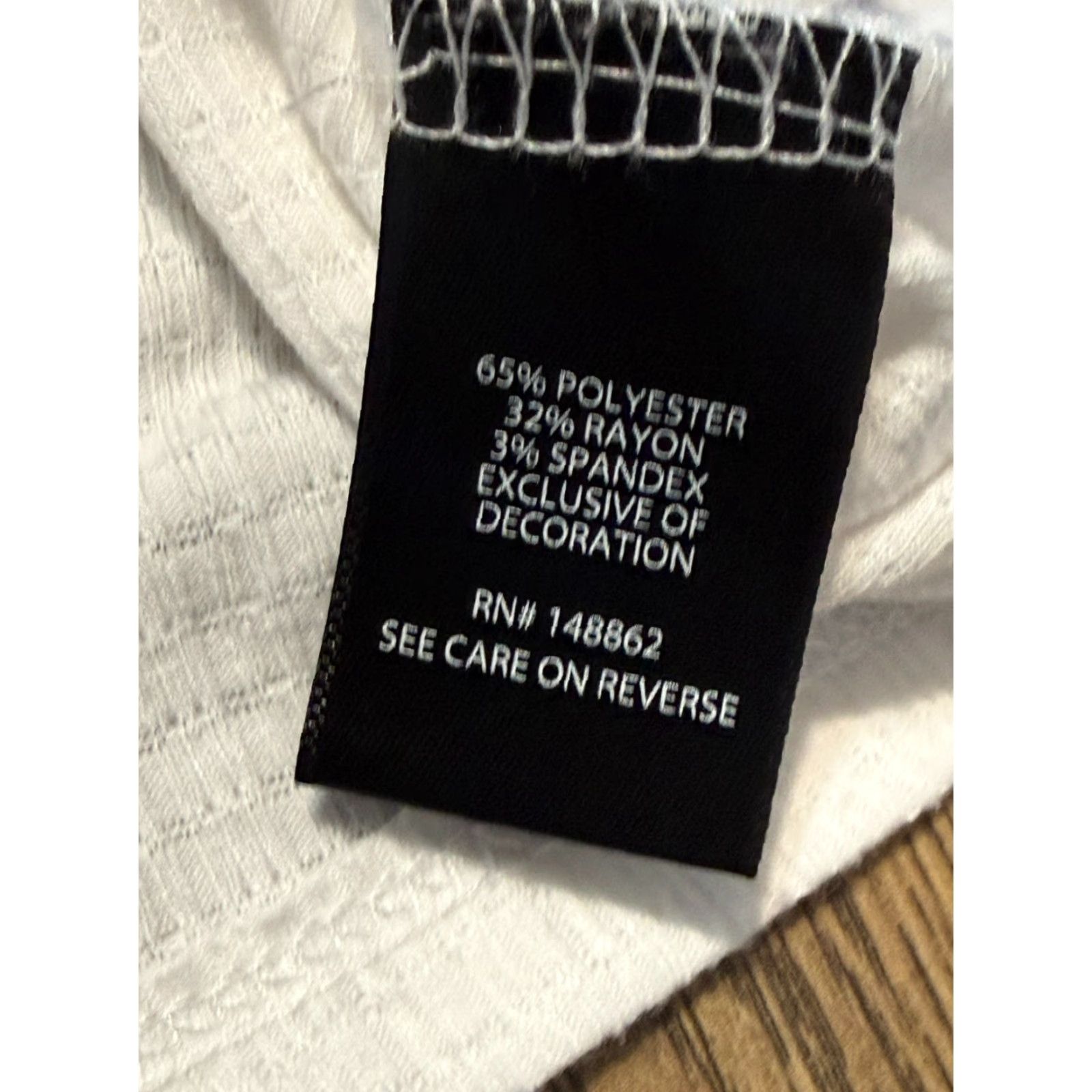 Torrid Torrid Shirts Blouse Women's Size 4 White Flutter Sleeve V-Neck Lightweight Shirt Womens Size 4 White Flutter Sleeve V-Neck Lightweight Torrid Shirts Size S / US 4 / IT 40 - 6 Thumbnail
