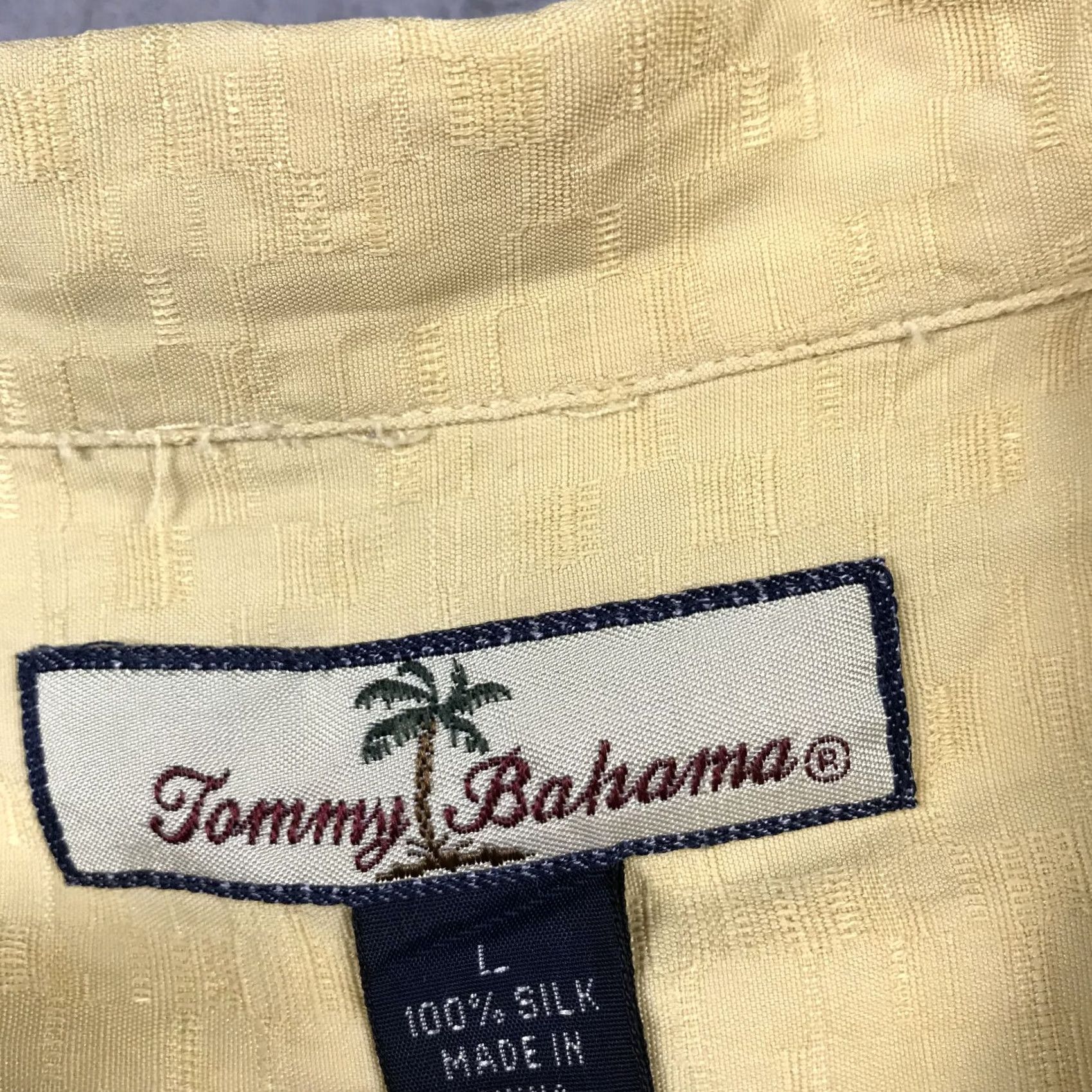 Tommy Bahama Tommy Bahama Shirt Mens Large Yellow Embroidered Silk Martini Girl Short Sleeve Collared Button-Up Vintage Size US L / EU 52-54 / 3 - 6 Thumbnail