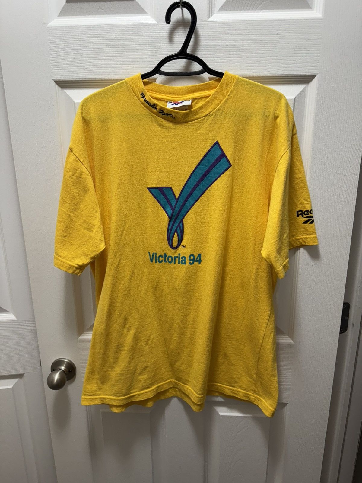 Reebok Reebok Vintage 1994 Collar Text Yellow Victoria Commonwealth Size US L / EU 52-54 / 3 - 1 Thumbnail