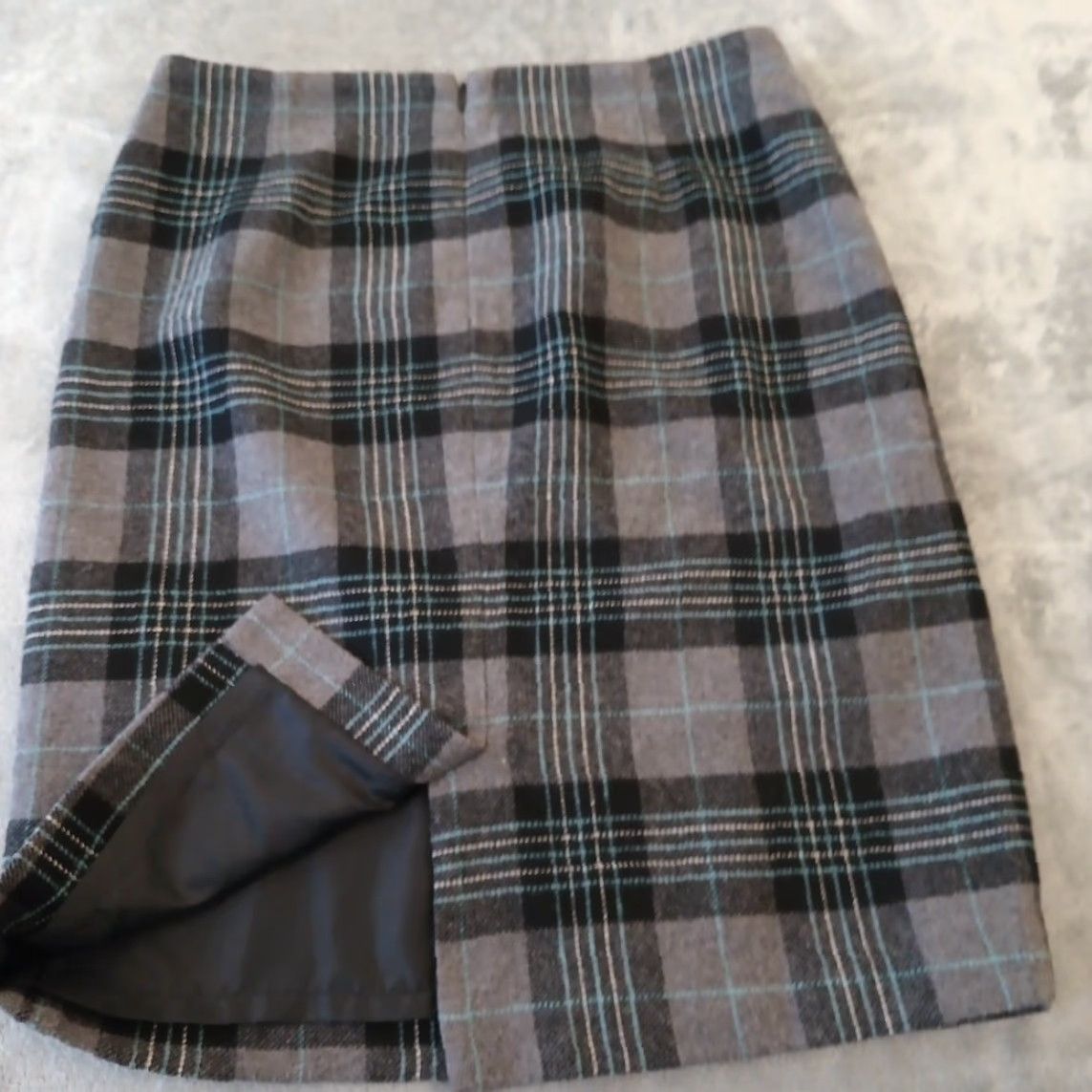 Talbots Talbots Skirt Knee Length Gray Plaid Lined Slit Size 8, Regular, Women Size 30" / US 8 / IT 44 - 7 Thumbnail