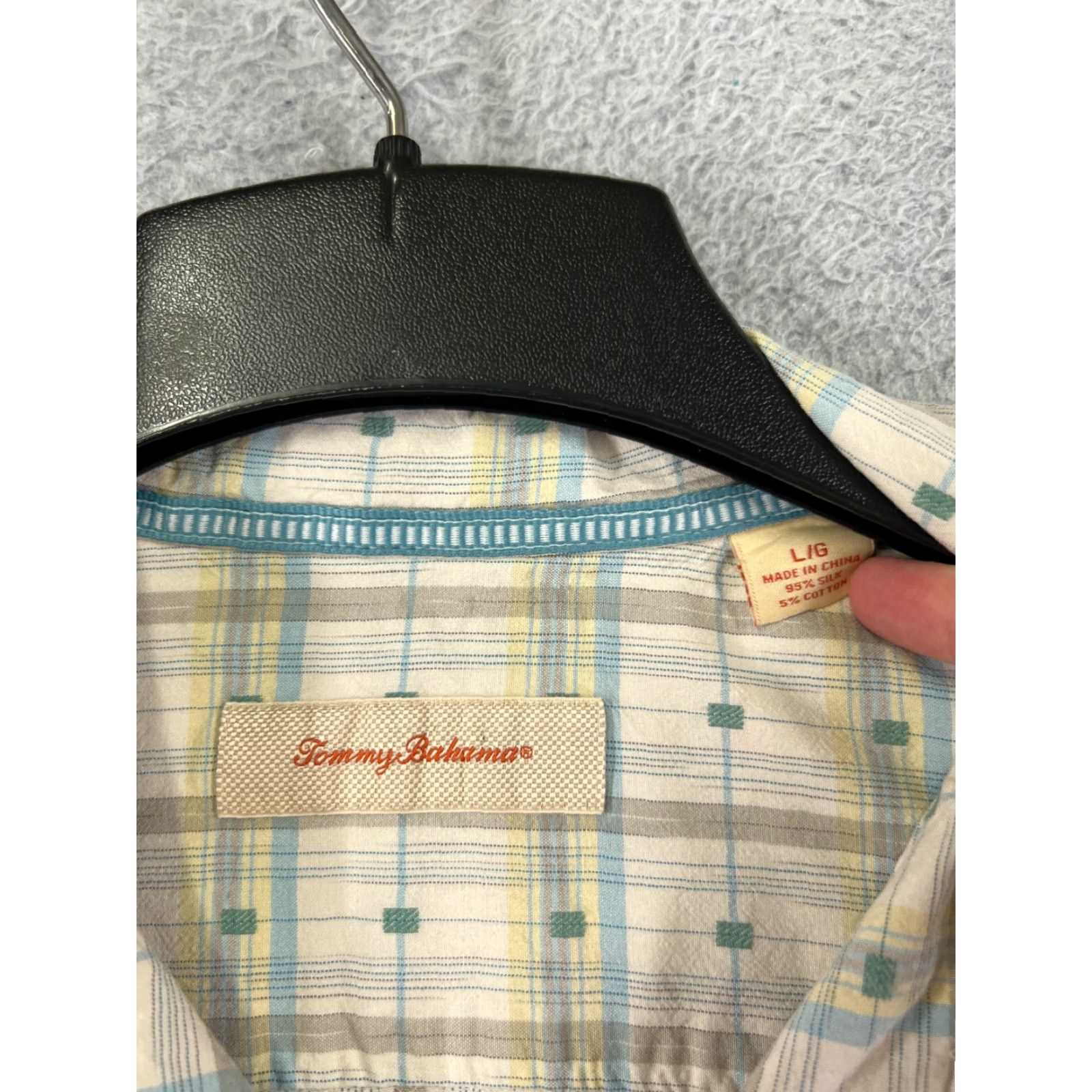 Tommy Bahama Tommy Bahama Shirt Men Large Beige Plaid Button-Up Silk Blend Camp Double Pocket Casual Size US L / EU 52-54 / 3 - 7 Thumbnail