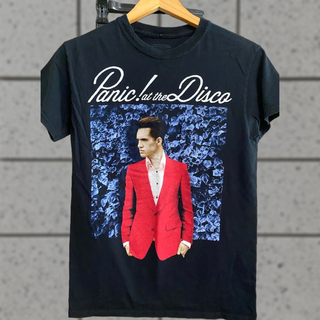 Vintage Panic At The Disco Black T Shirt Small Graphic Pop Punk Mens Short Sleeve Crew Neck Cotton Tee Size US S / EU 44-46 / 1 - 1 Thumbnail