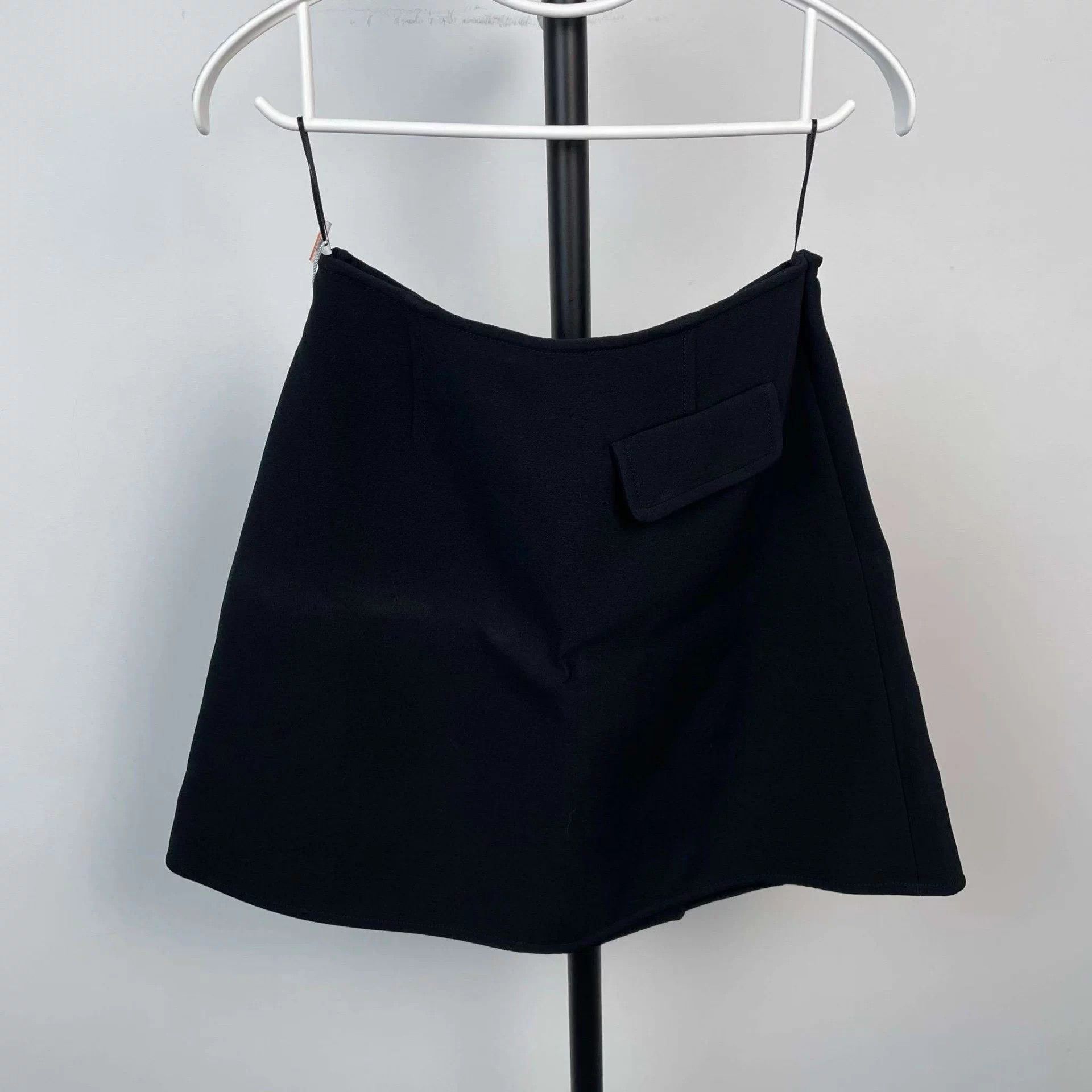 Louis Vuitton LV mini skirt black 34 Size 26" / US 2 / IT 38 - 2 Thumbnail