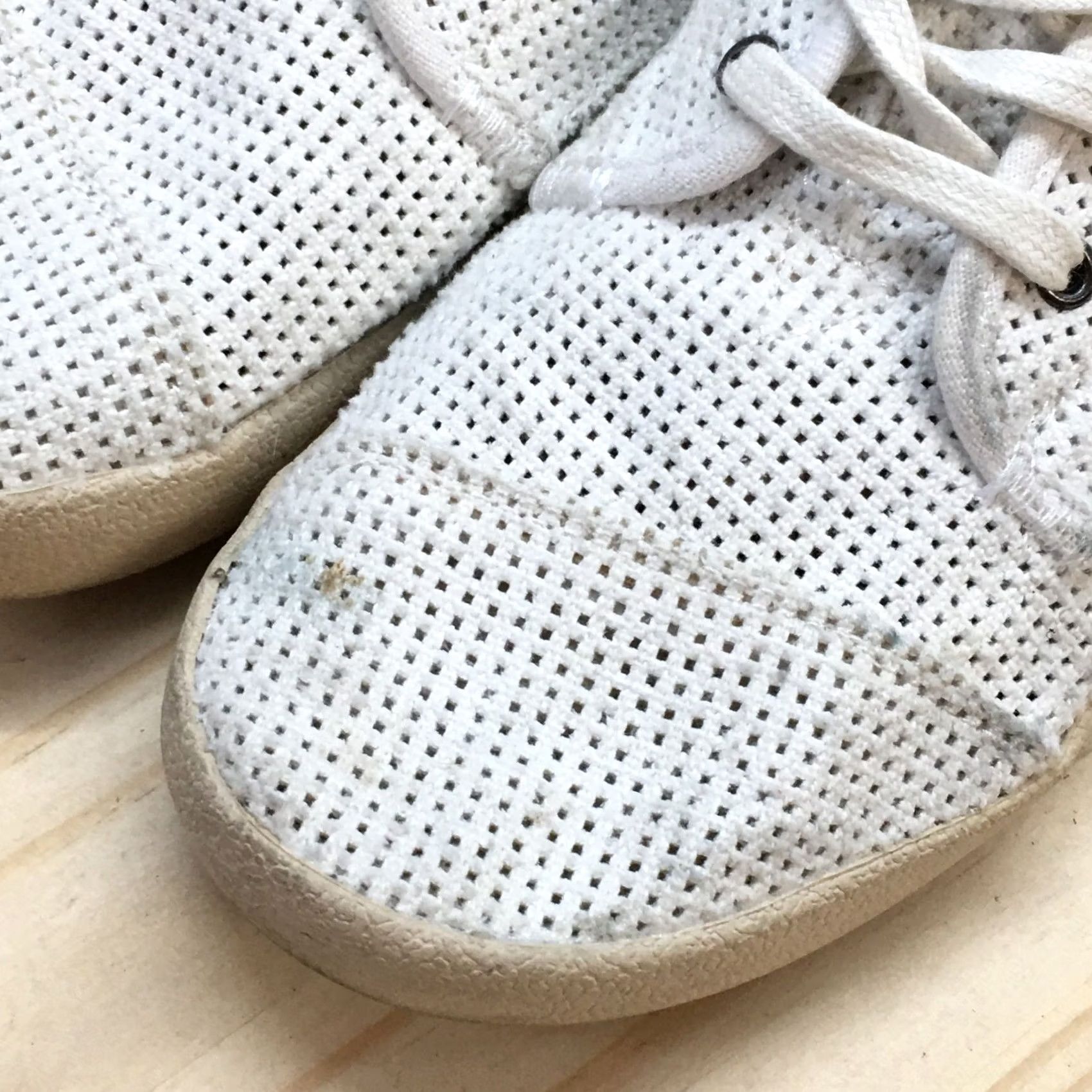 Toms TOMS Shoes Womens 6 Paseo Comfort Sneakers White Leather Lace Up Low Top Sneaker Mens? Size M / US 6-8 / IT 42-44 - 4 Thumbnail