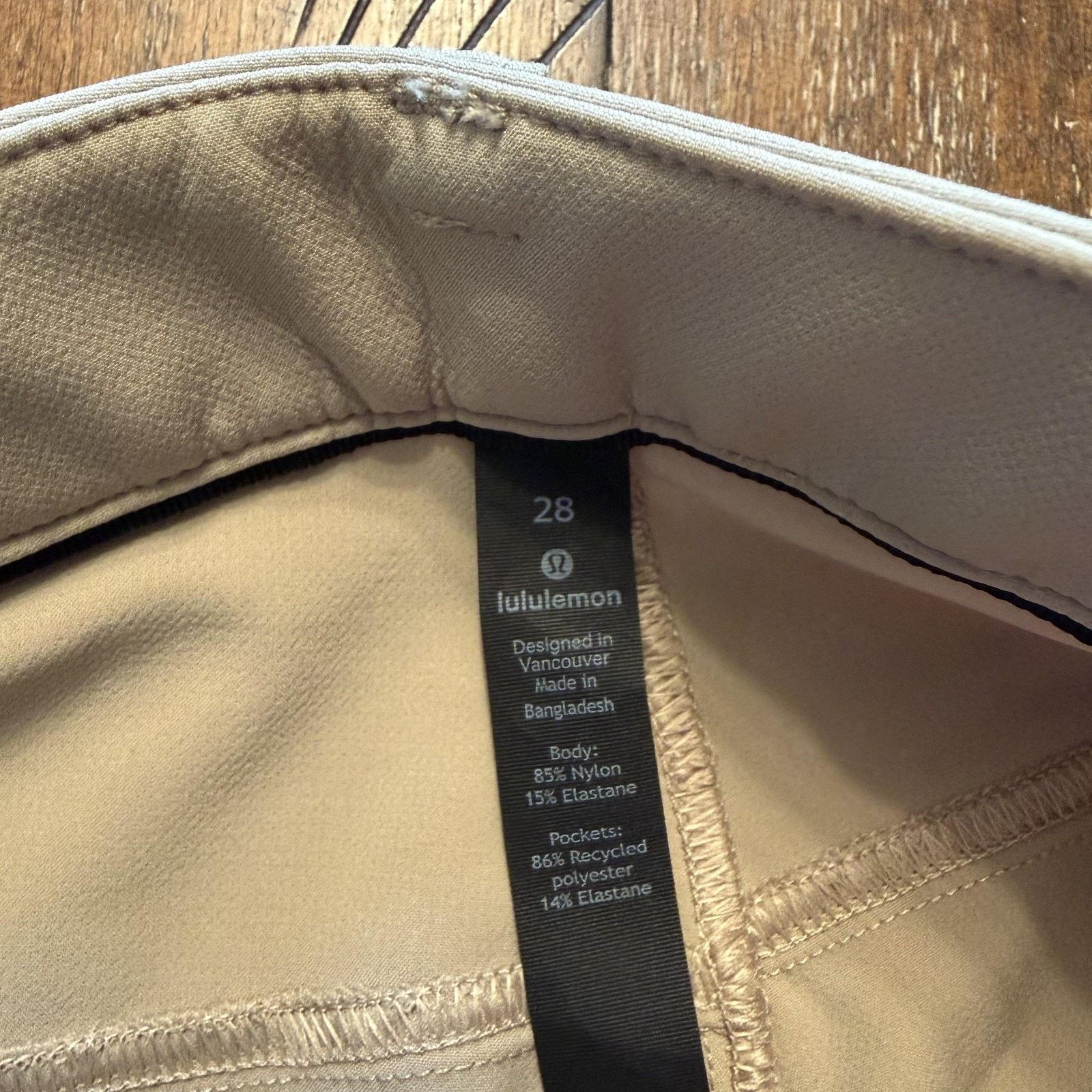 Lululemon Lululemon Shorts 28 Beige Stretch Chino 5 Pocket 10 Inseam Size US 28 / EU 44 - 4 Thumbnail