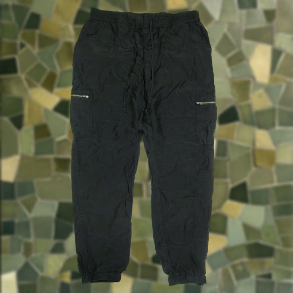 Vintage Trouve' 100% Rayon Black Comfort Cargo Pocket Jogger Pant Women Size Small Size 28" / US 6 / IT 42 - 1 Thumbnail