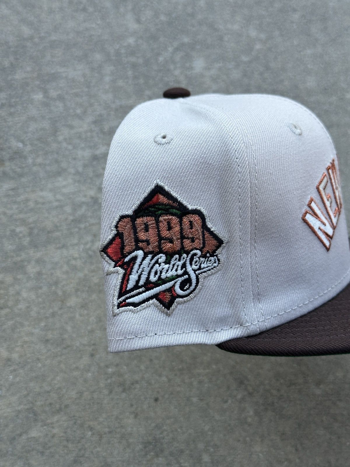 MLB × New Era New York Yankees Script Two Tone Fitted Hat 7 1/4 95 North Size ONE SIZE - 2 Thumbnail
