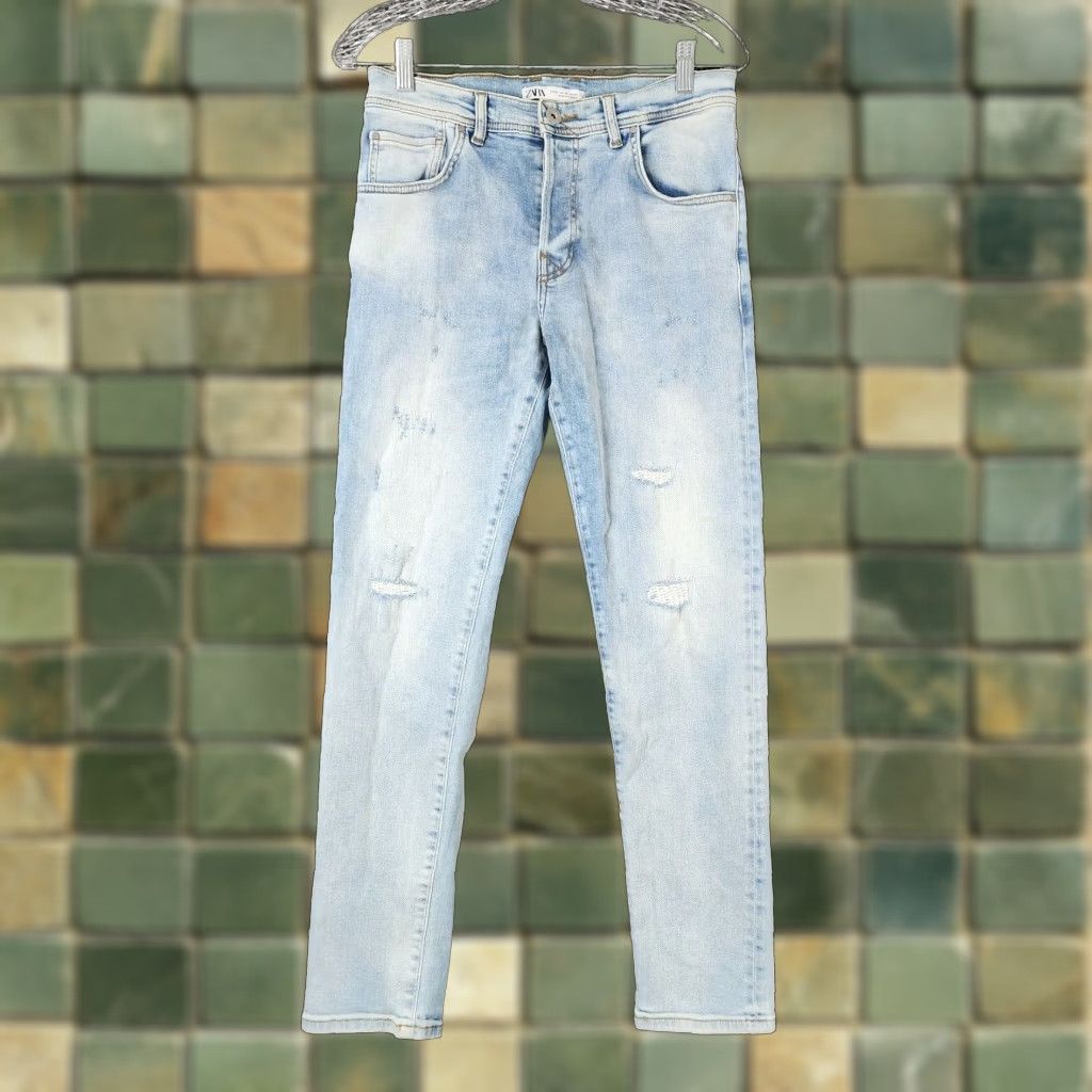 Zara VINTAGE Zara Distressed Light Blue Straight Jeans Womens Size 30 Size 30" / US 8 / IT 44 - 1 Thumbnail