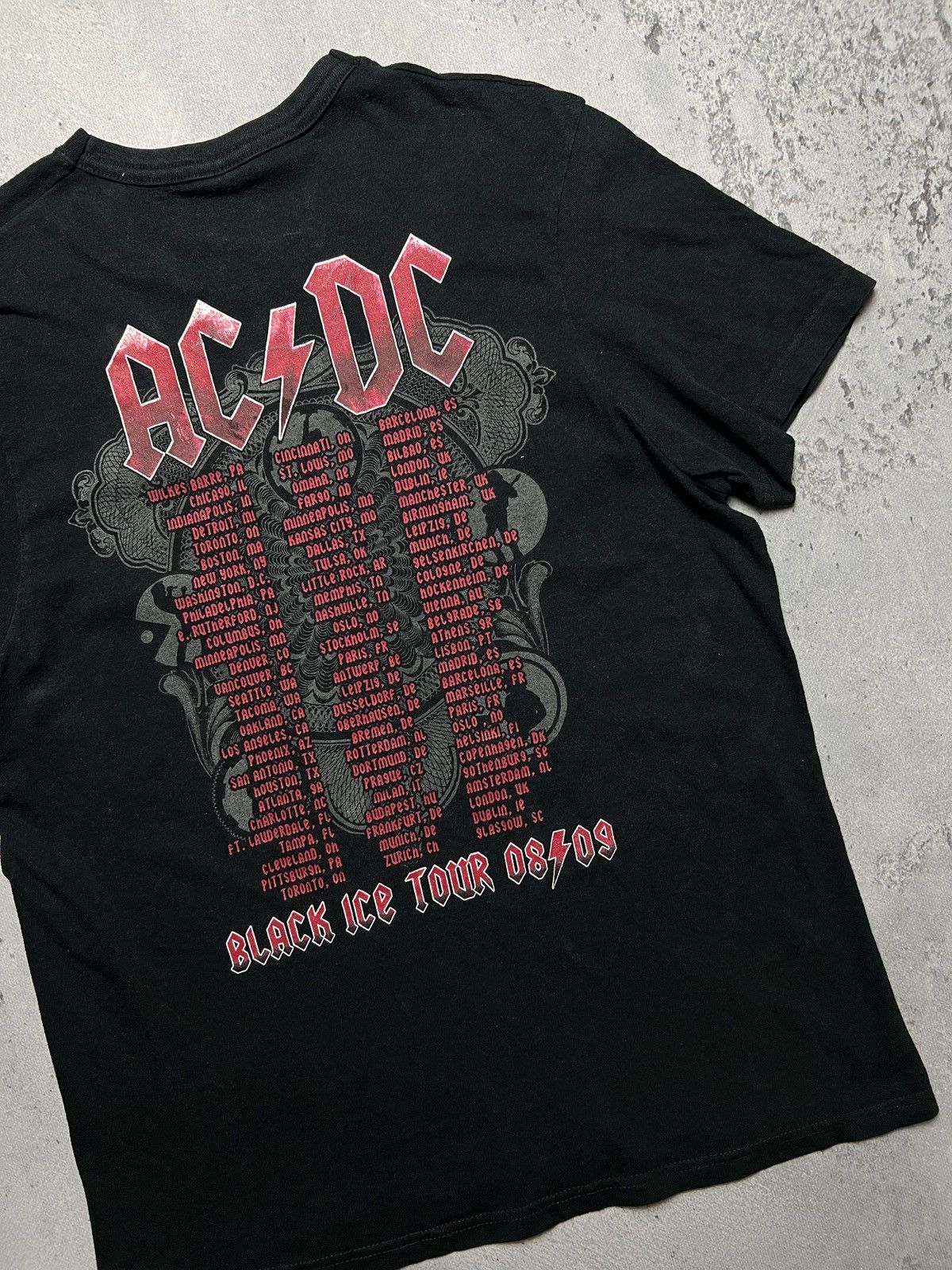 Band Tees Vintage 08/09 AC/DC Black Ice Tour Faded tee Boxy Grunge 00s Size US M / EU 48-50 / 2 - 6 Thumbnail