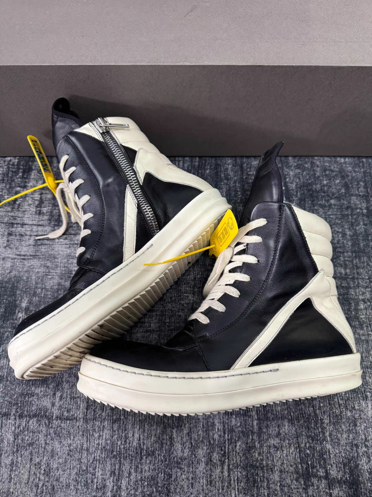 Rick Owens Rick Owens Mainline Triangle Sneakers Size US 9 / IT 39 - 1 Thumbnail