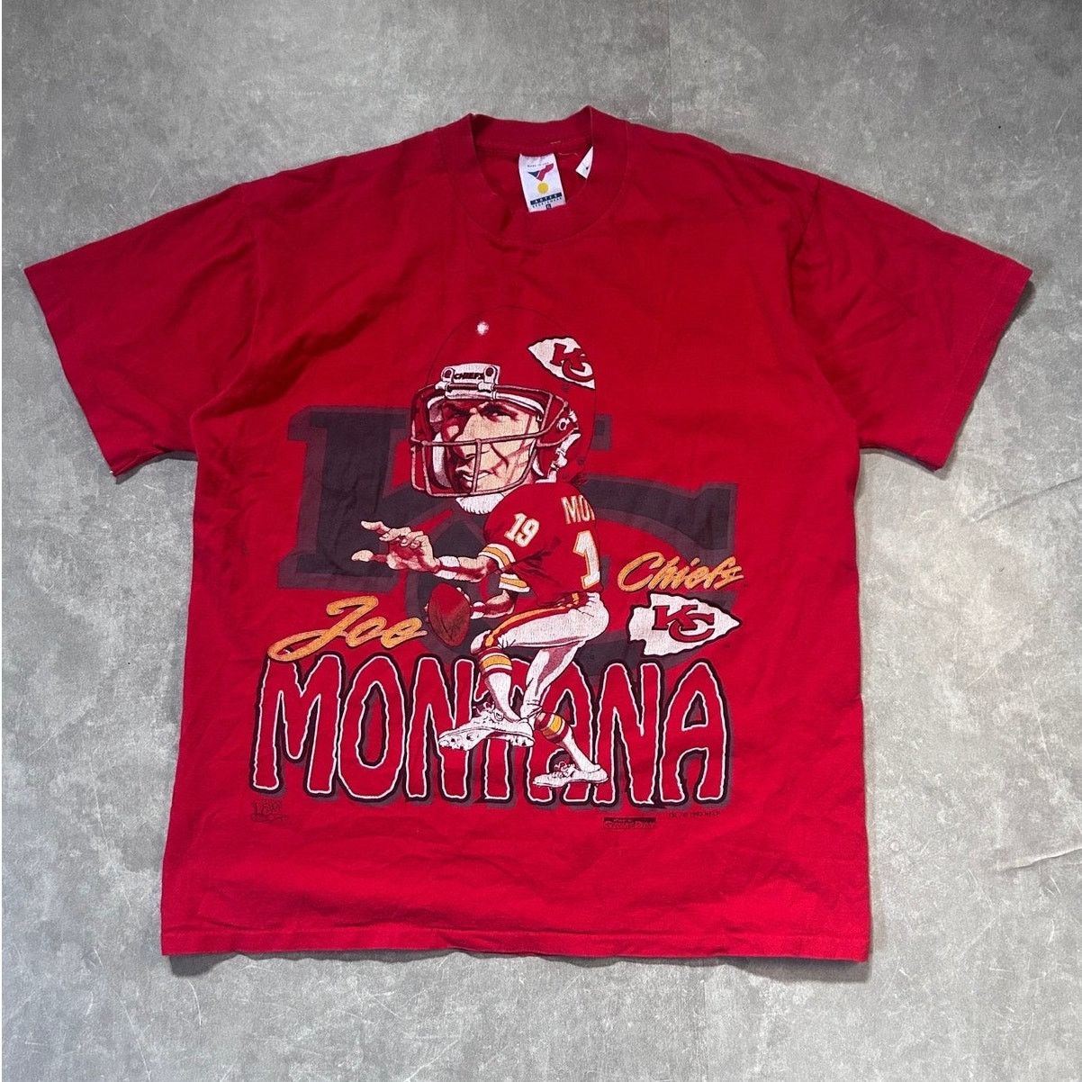 Vintage 90s Vintage Kansas City Joe Montana Caricature Red Shirt XL Size US XL / EU 56 / 4 - 1 Thumbnail