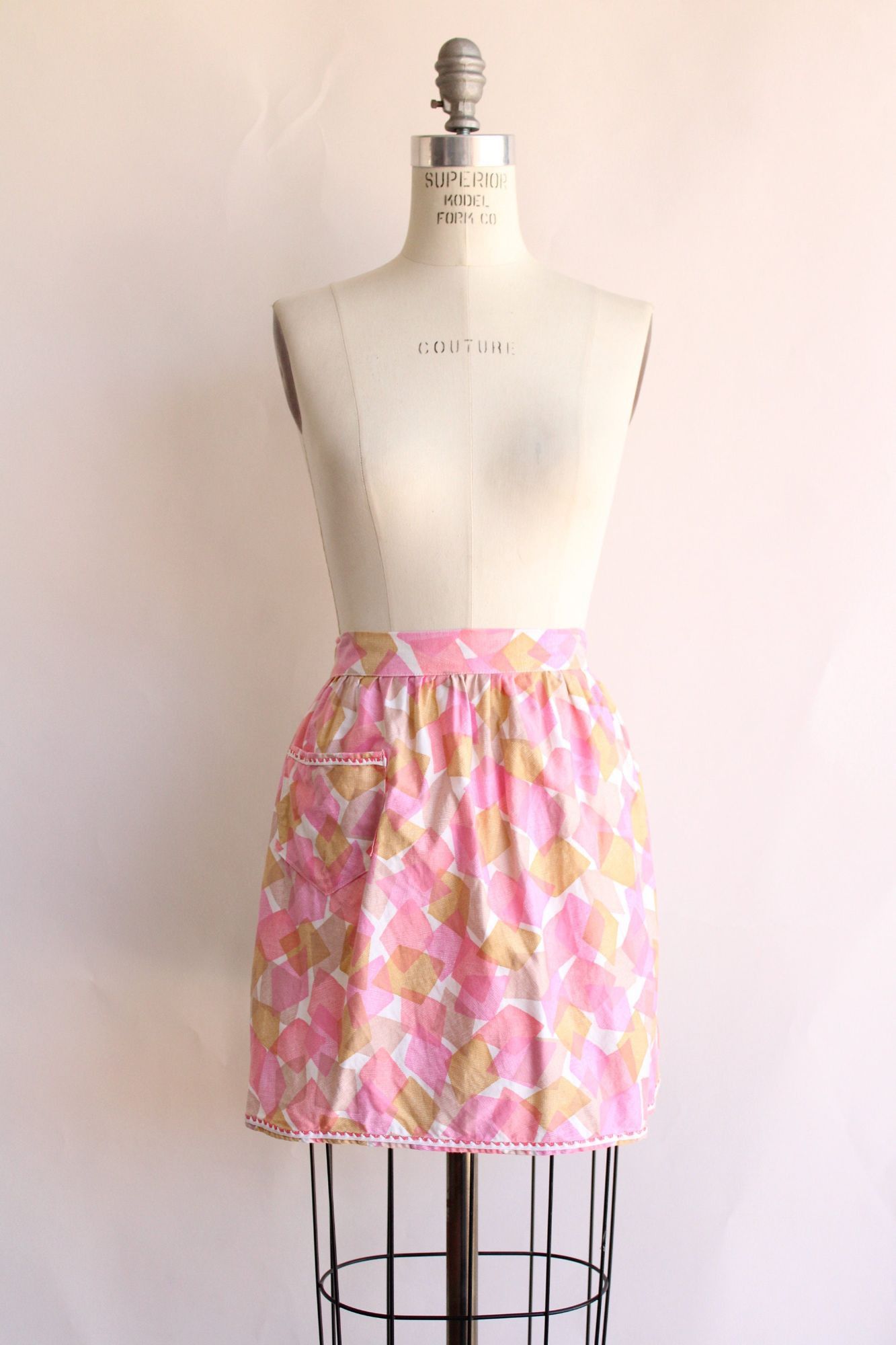 Vintage Vintage 1960s Apron With Pocket, Pink and Yellow Geometric P Size ONE SIZE - 2 Thumbnail