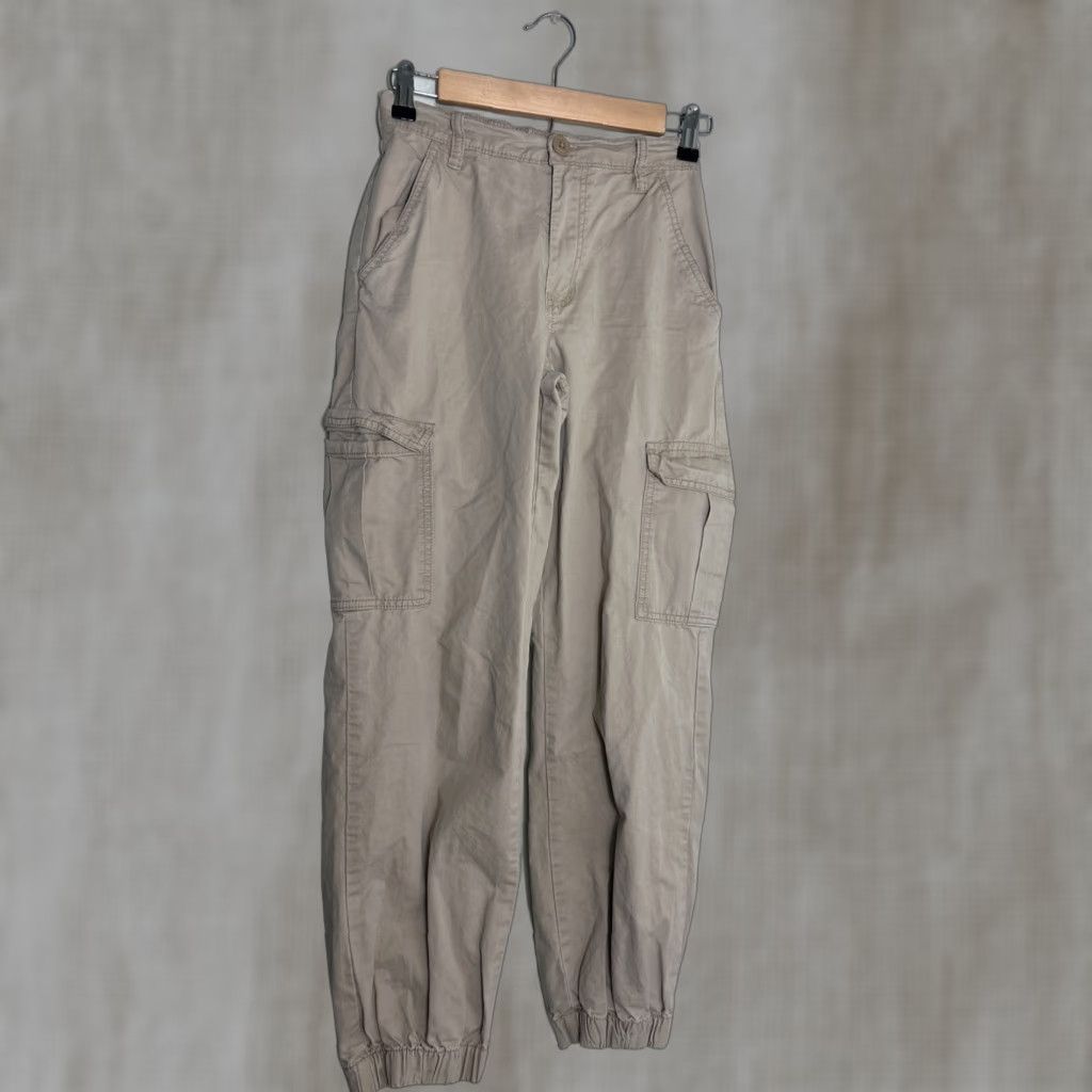 Aeropostale Aeropostale Womens XS Cargo Pants Elastic Waist Cotton Beige 25x29 Size 26" / US 2 / IT 38 - 1 Thumbnail