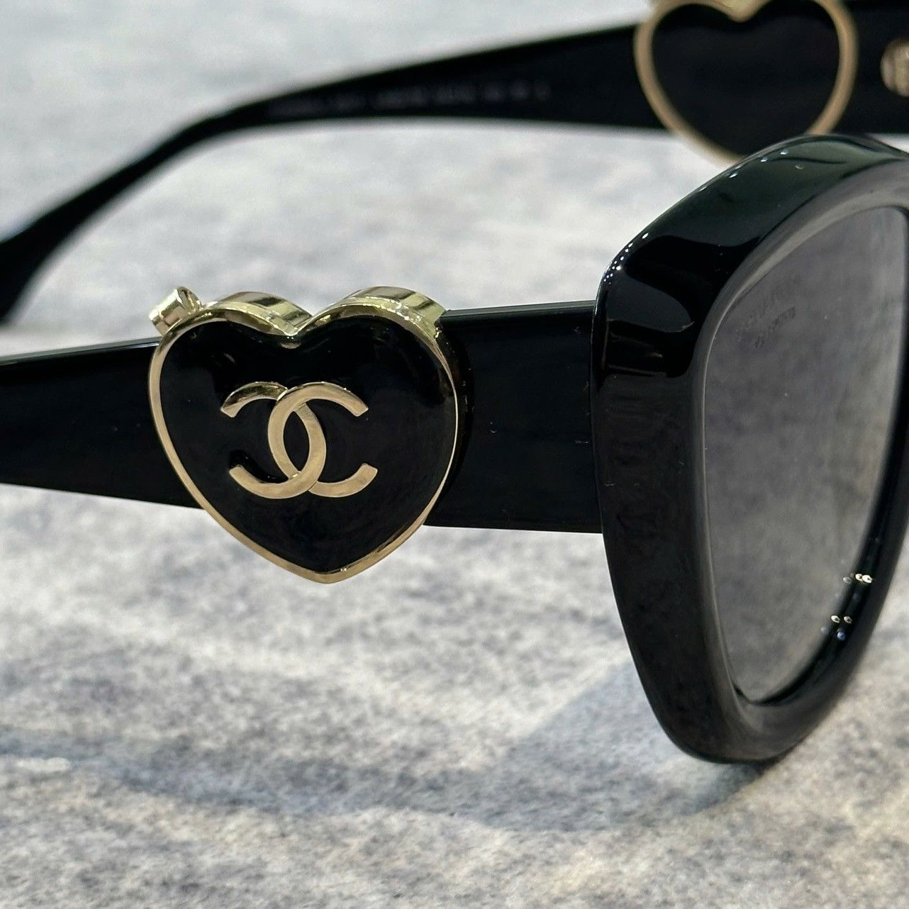 Chanel Chanel 0CH5517 C622S8 Size ONE SIZE - 3 Thumbnail