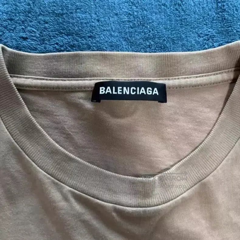 Balenciaga Balenciaga Khaki Crown Short Sleeve T-Shirt Size US M / EU 48-50 / 2 - 3 Thumbnail