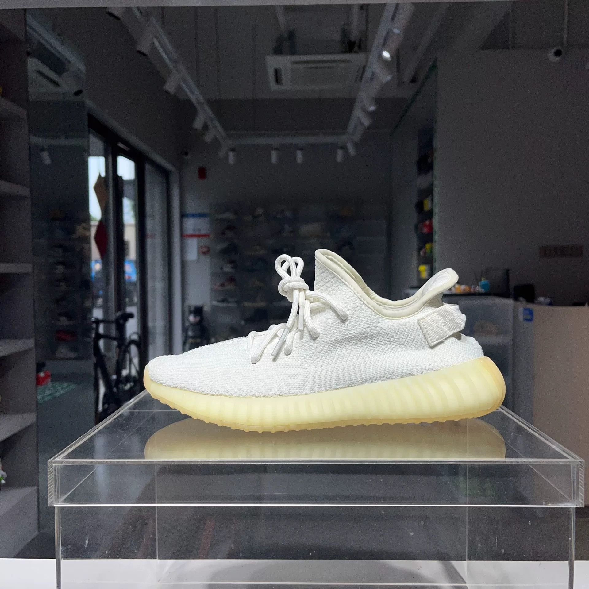 Adidas Adidas YEEZY White Lowtop Sneakers 9 Men Size US 9 / EU 42 - 1 Thumbnail