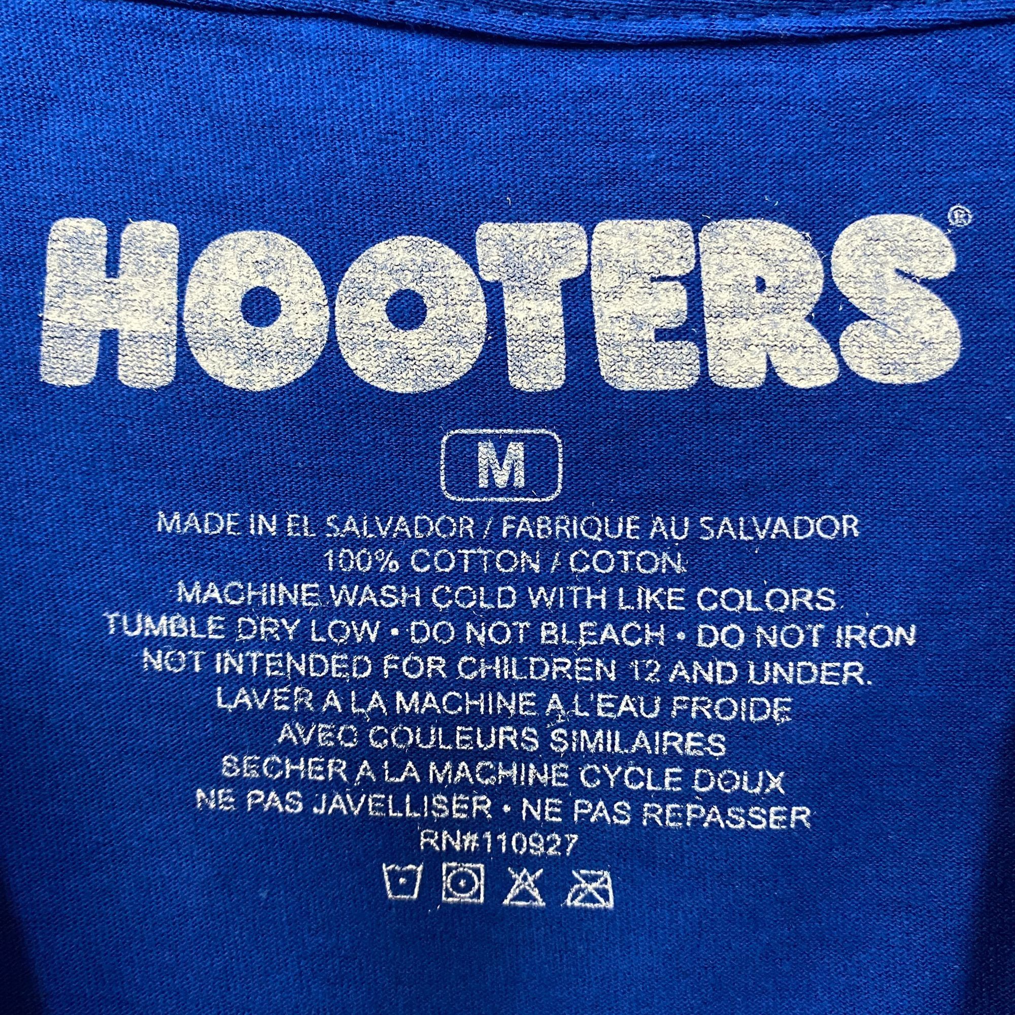 Other Hooters Coming In Hot Delightfully Tacky Since 1983 T-Shirt Size US M / EU 48-50 / 2 - 4 Thumbnail