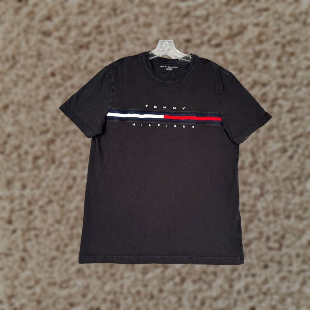 Tommy Hilfiger Tommy Hilfiger Shirt Medium Black Crew Neck Short Sleeve 100% Cotton Logo Embroidered Mens Size US M / EU 48-50 / 2 - 1 Thumbnail