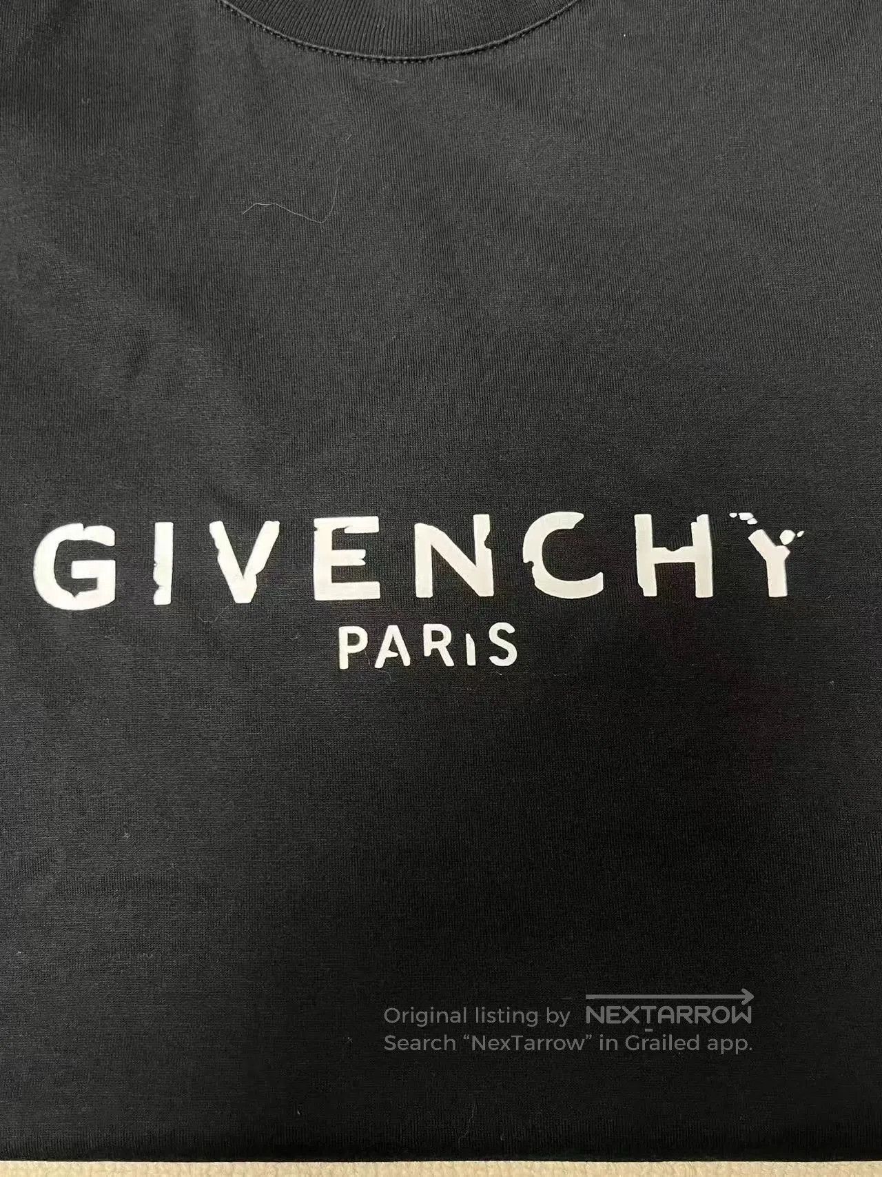 Givenchy Givenchy Letter Logo Crewneck Relaxed T-Shirt Men's. Size US XS / EU 42 / 0 - 3 Thumbnail