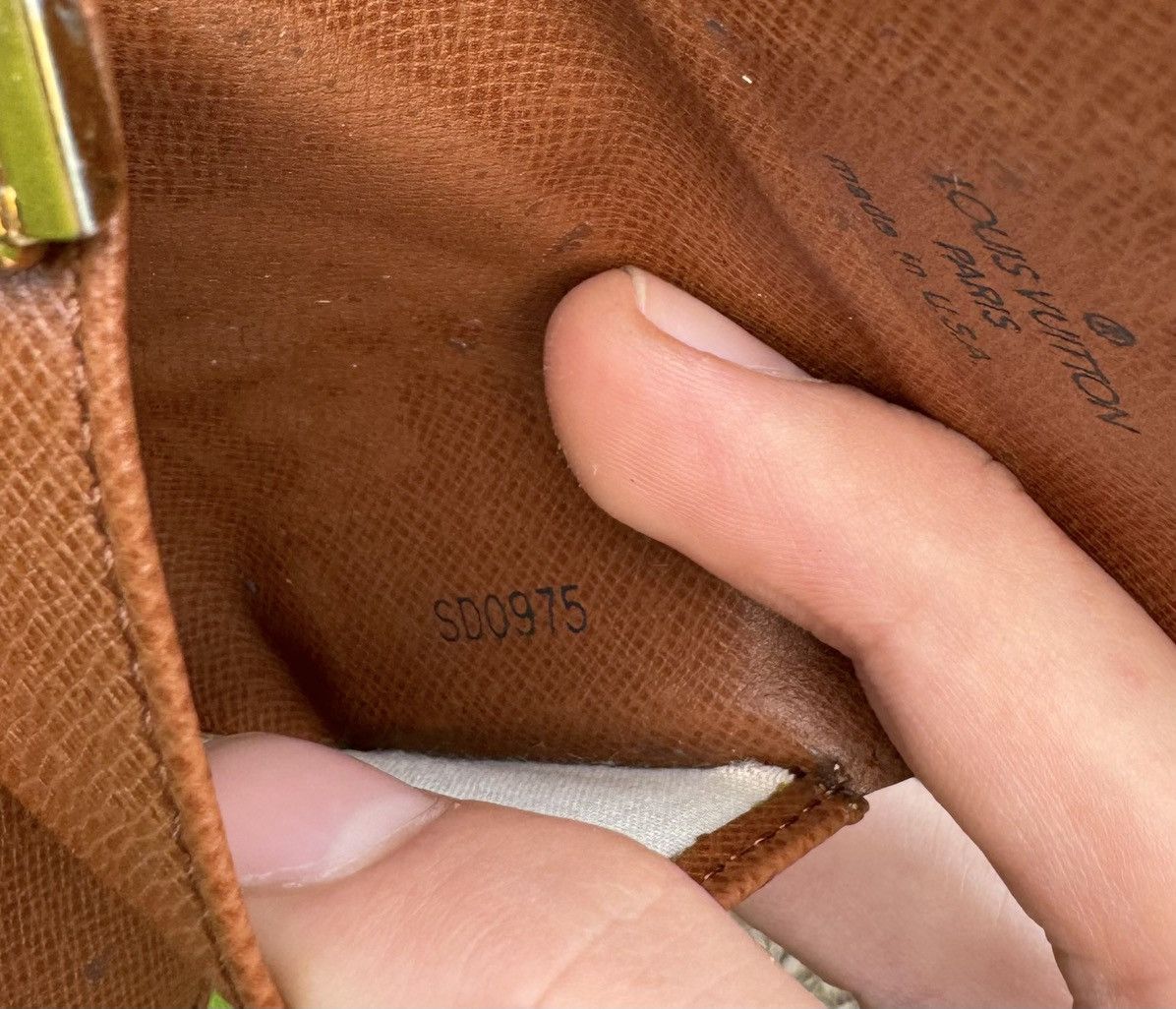 Louis Vuitton Louis Vuitton Vintage 90 Size ONE SIZE - 4 Thumbnail