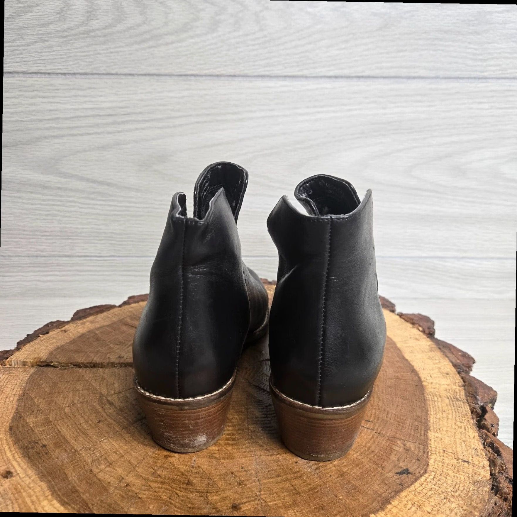 Cole Haan Cole Haan Women's Black Leather Ankle Bootie Boot Size 6.5 Size US 7 / IT 37 - 3 Thumbnail