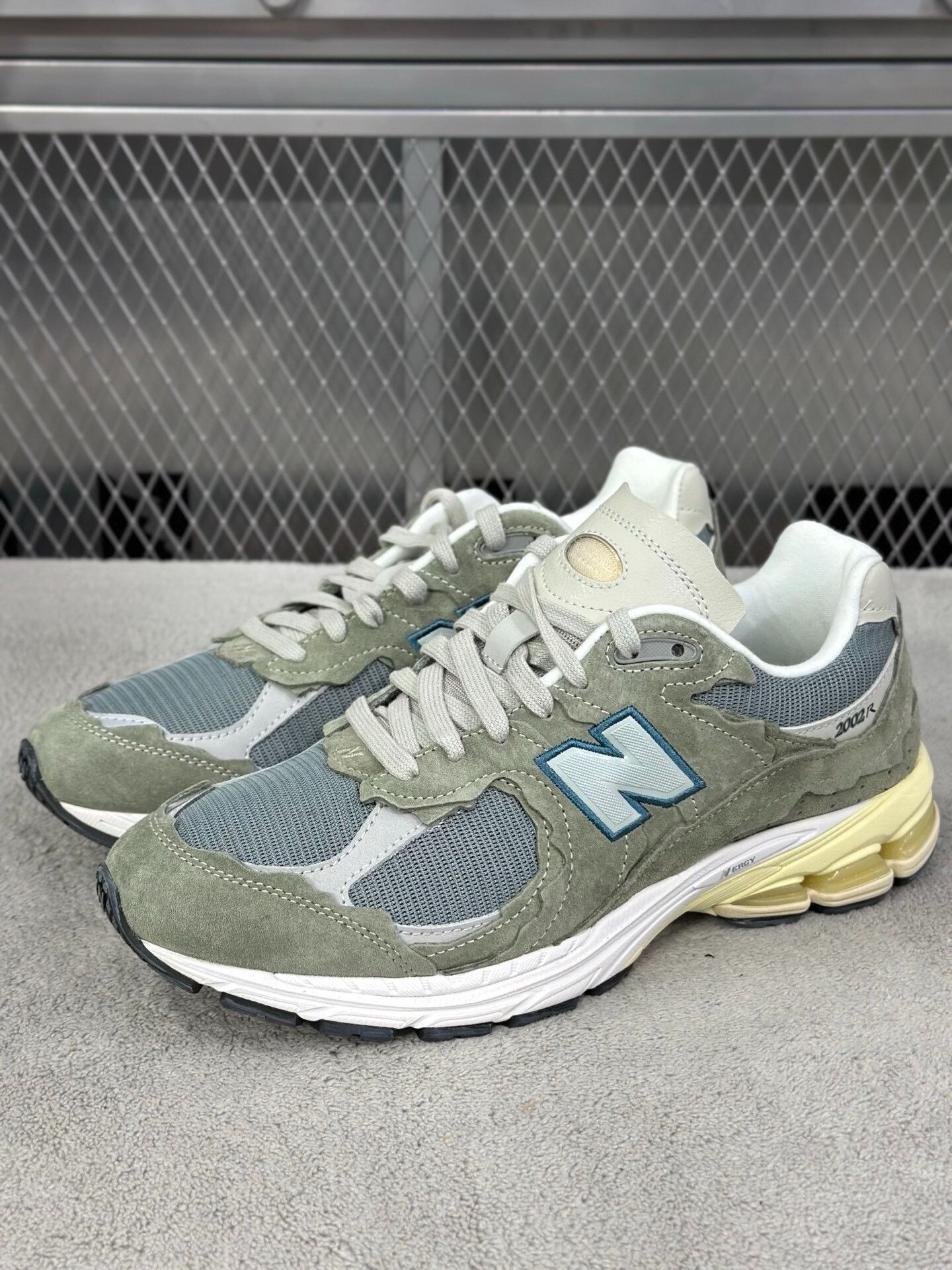 New Balance New Balance Green Lowtop Sneakers 43 Men Size US 10 / EU 43 - 1 Thumbnail