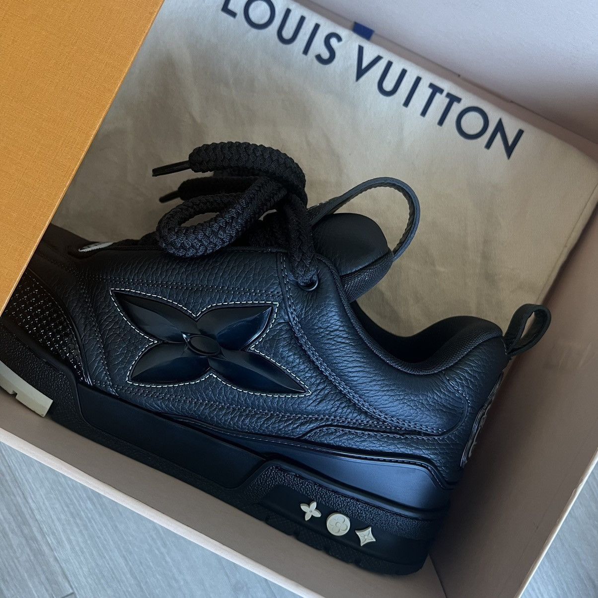Louis Vuitton Louis Vuitton LV Skate Sneaker Size US 9 / EU 42 - 18 Thumbnail
