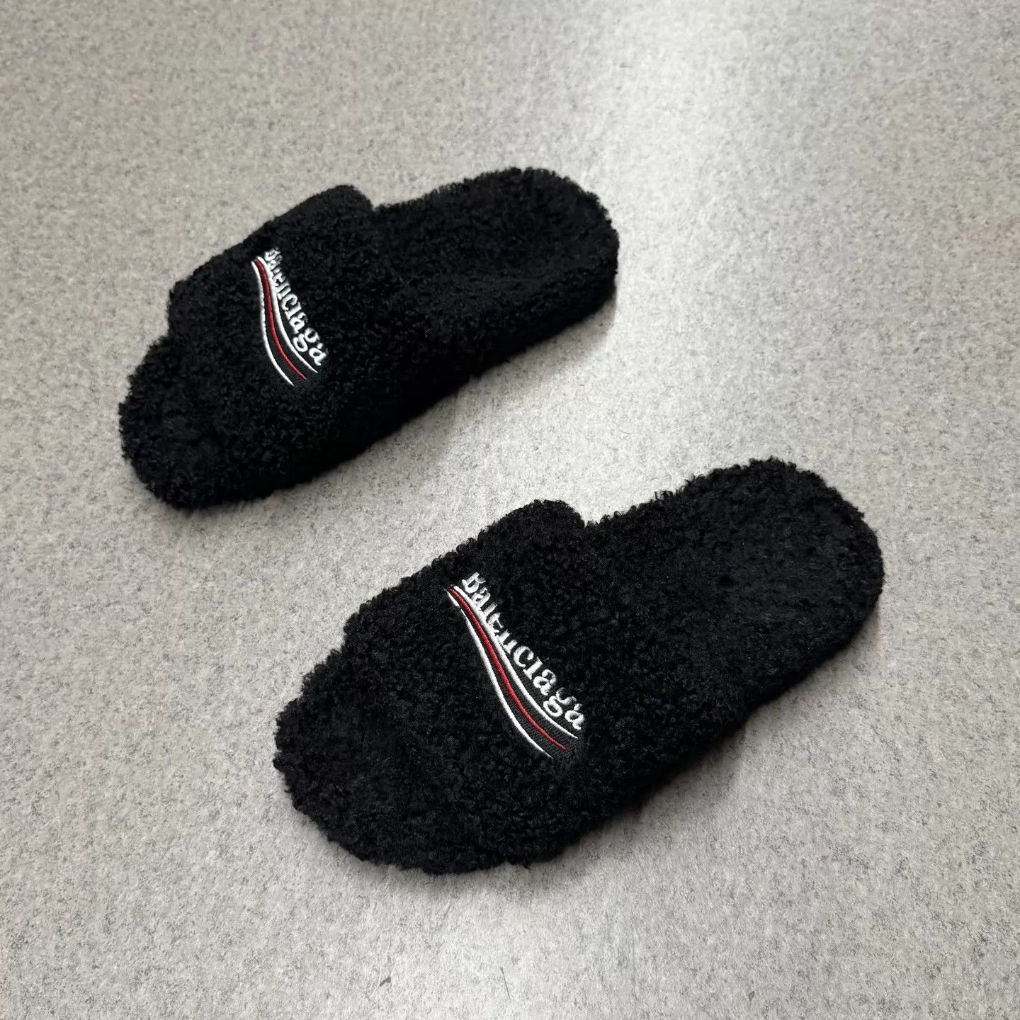 Balenciaga Balenciaga Furry Black Teddy Coke Slipper 39 New, Tried On Size US 8.5 / EU 41-42 - 7 Thumbnail