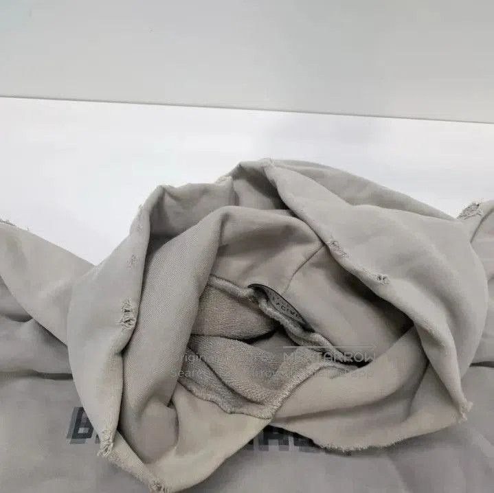 Balenciaga Balenciaga Logo Print Hooded Sweatshirt for Men. Size US XXS / EU 40 - 6 Thumbnail