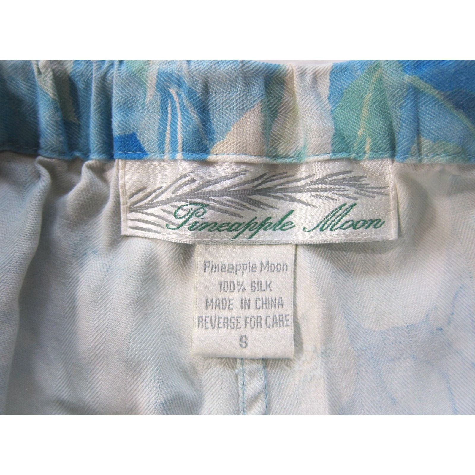 Vintage Pineapple Moon 100% Silk Capri Pant Women Small Blue Floral Hawaiian Pink 80s 90s Wide-Leg Pockets Zip Button Dressy Casual Size 28" / US 6 / IT 42 - 3 Thumbnail