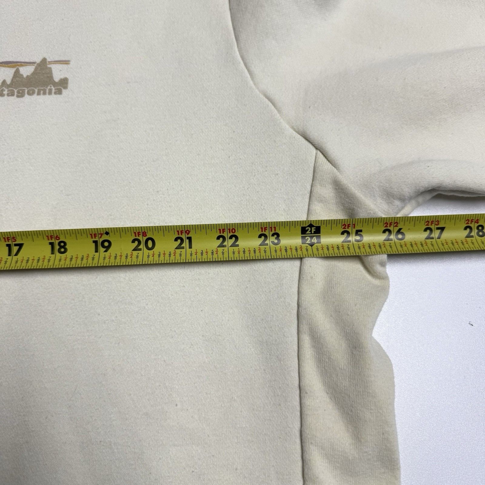 Patagonia Patagonia Sweatshirt Mens XL Womens XXL Cream Crew Neck 26x2 Size US XL / EU 56 / 4 - 10 Thumbnail