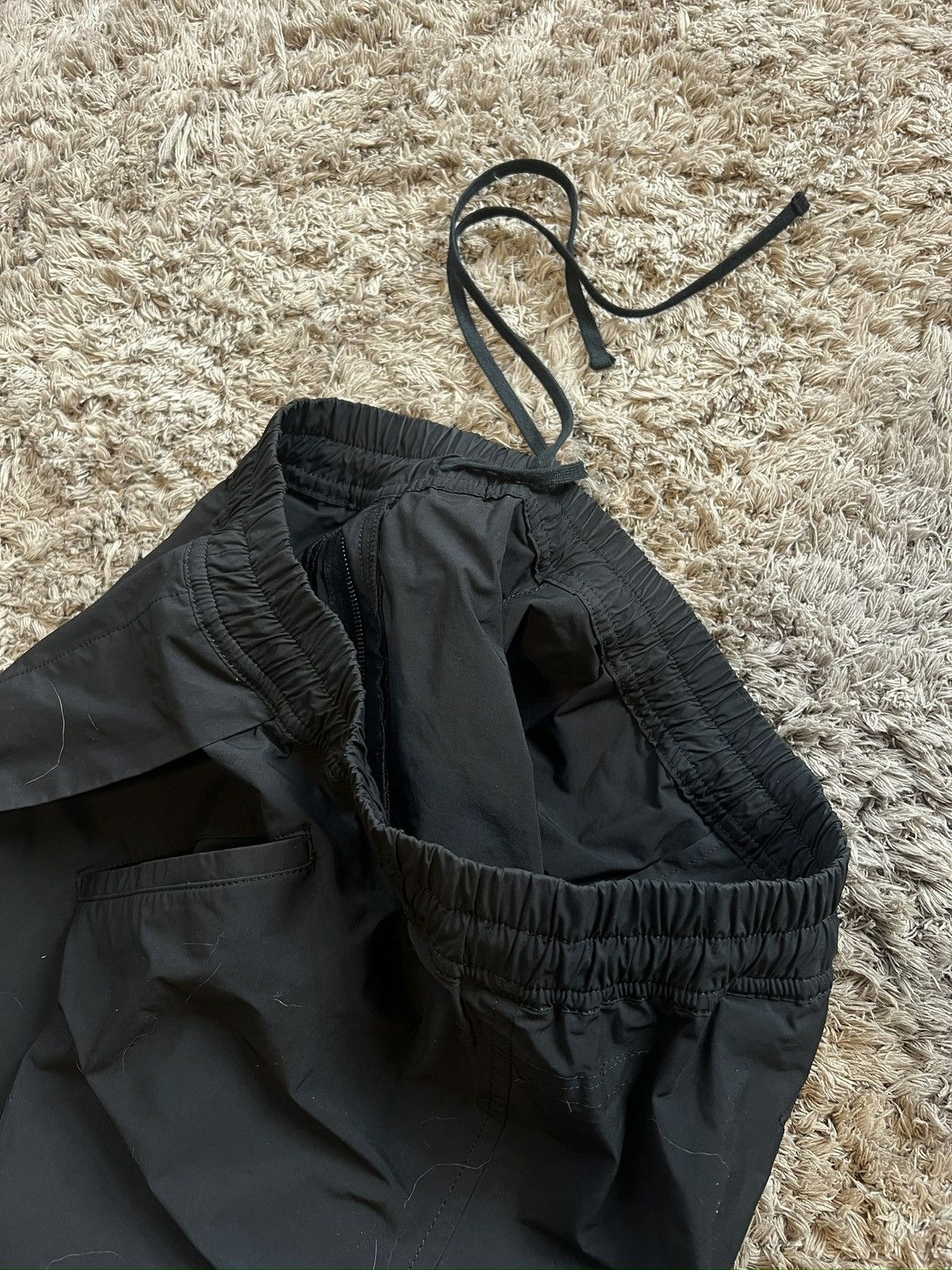 Julius NILOS SPRING SUMMER 2017 INFLAMMATORS BLACK TAFFETA SHORTS Size US 33 - 8 Thumbnail