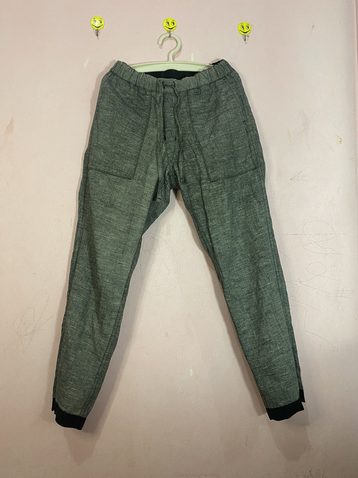 Issey Miyake × Japanese Brand × Pleats Please Issey Miyake Issey miyake men Cropped grey x black reversible drawstring Size US 32 / EU 48 - 13 Thumbnail