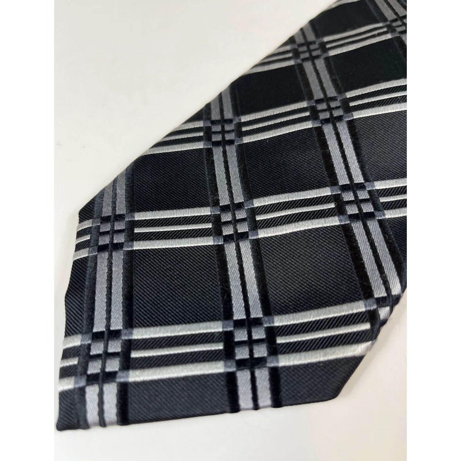 Robert Talbott Robert Talbott Carmel Men’s Luxury Silk Tie Plaids & Checks Hand Made in USA 57"-60" 3.75" Wide Black Silver Balck (sic) Silver One Size Designer Tie Size ONE SIZE - 3 Thumbnail