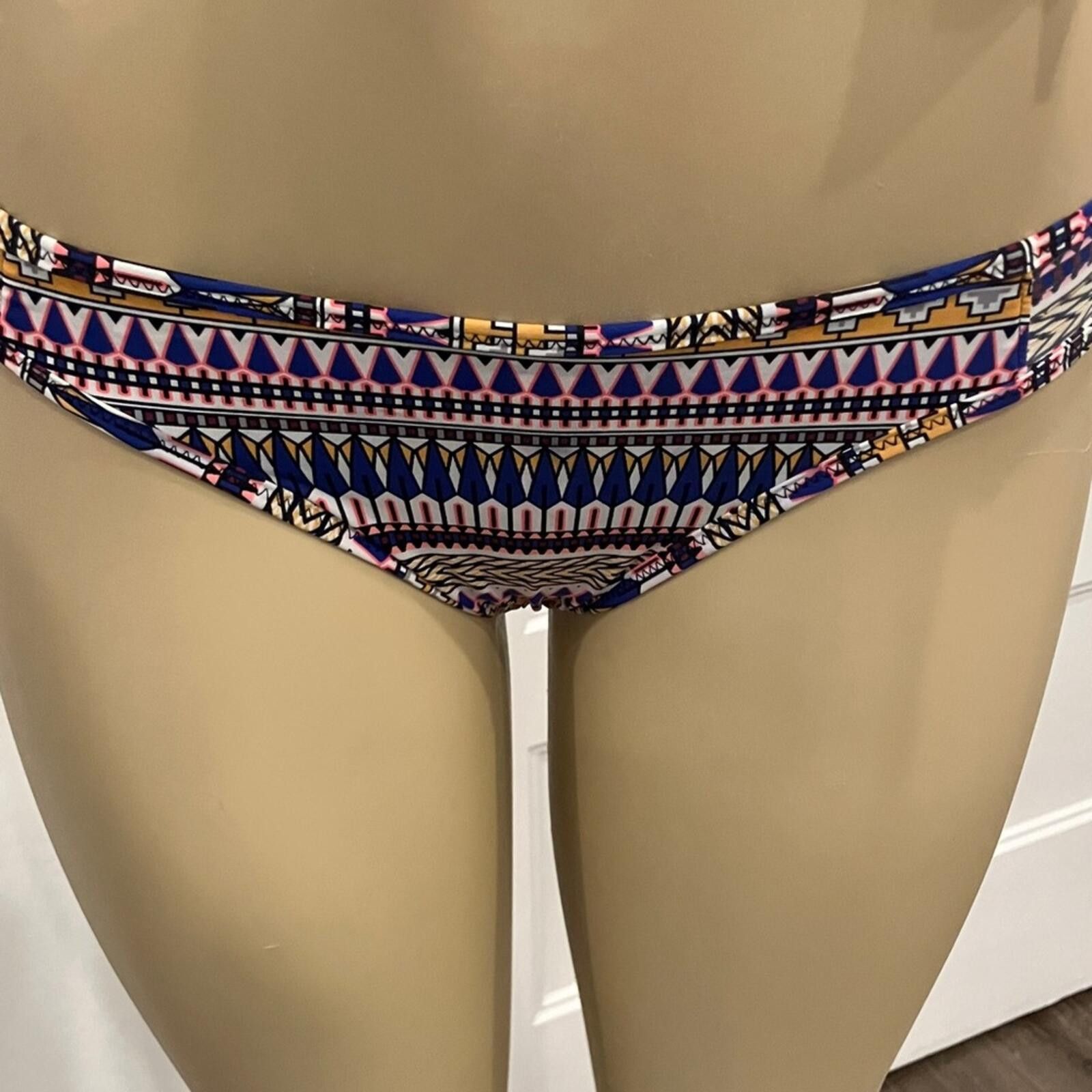 Other NWT CalifWaves Magenta Halter Bikini with Patterned Bottoms Size ONE SIZE - 7 Thumbnail