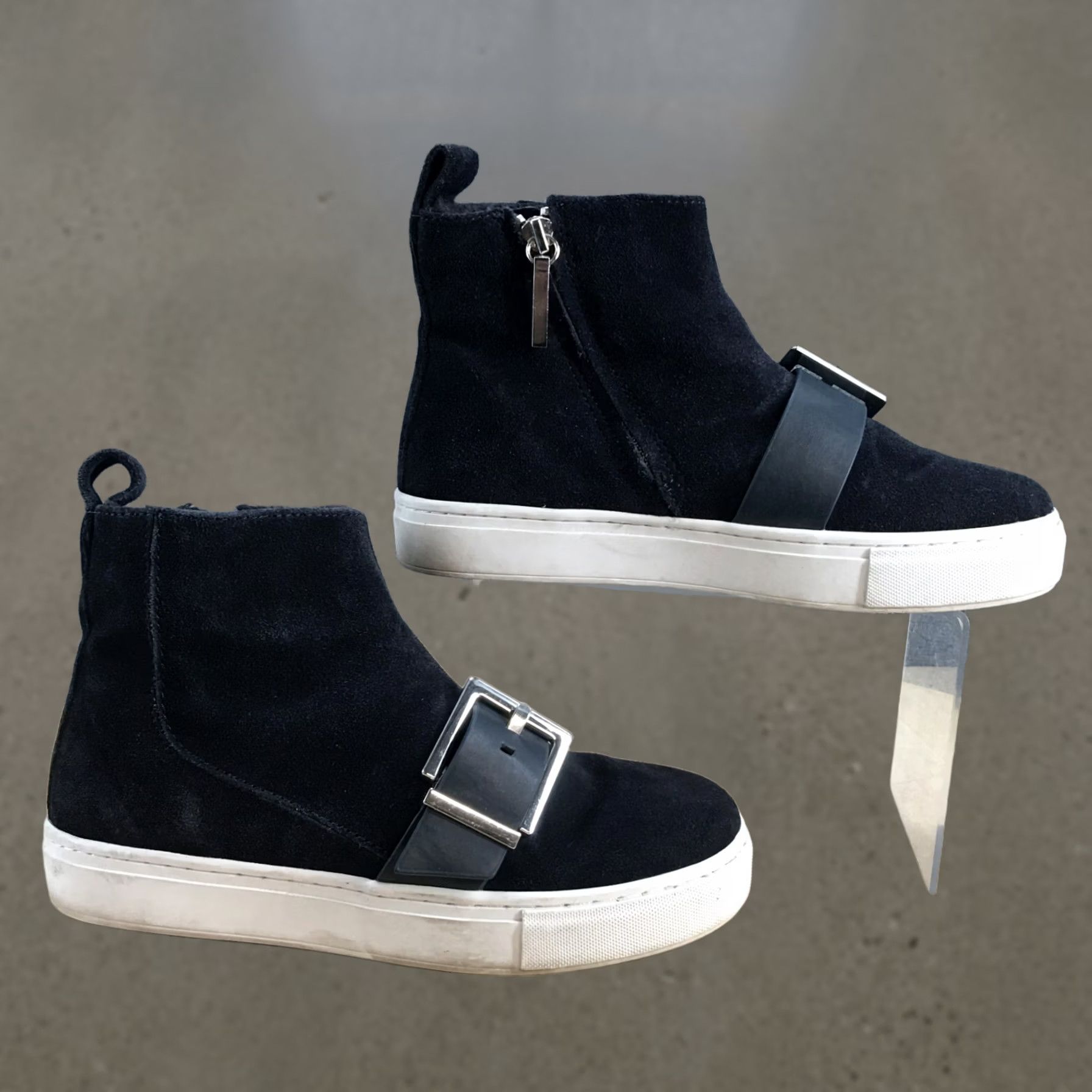 Zara Zara Woman Boots Womens 36 Buckle Accent Casual Side Zip Ankle Bootie Blue Suede Boots Size US 6 / IT 36 - 1 Thumbnail