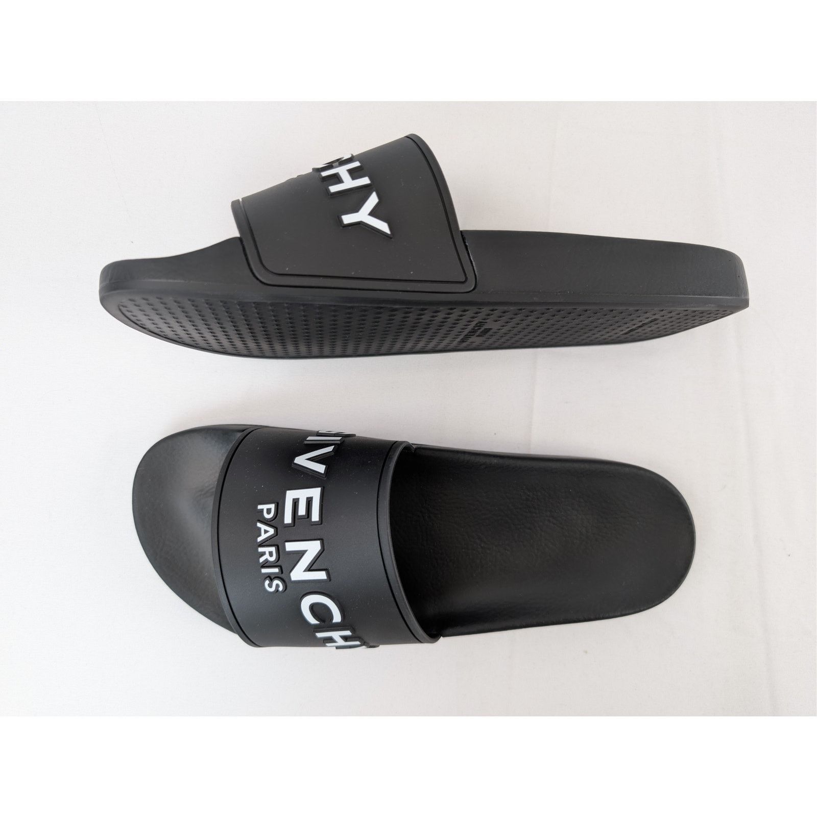 Givenchy o1rshd1 Q: 5 / Slides Slippers Sandals in Black Size US 12 / EU 45 - 1 Thumbnail